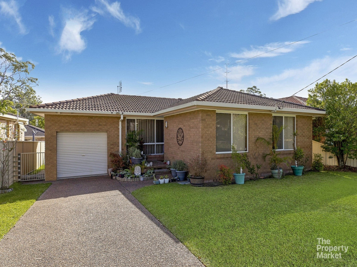 4 OMEGA AVENUE, SUMMERLAND POINT, 2259