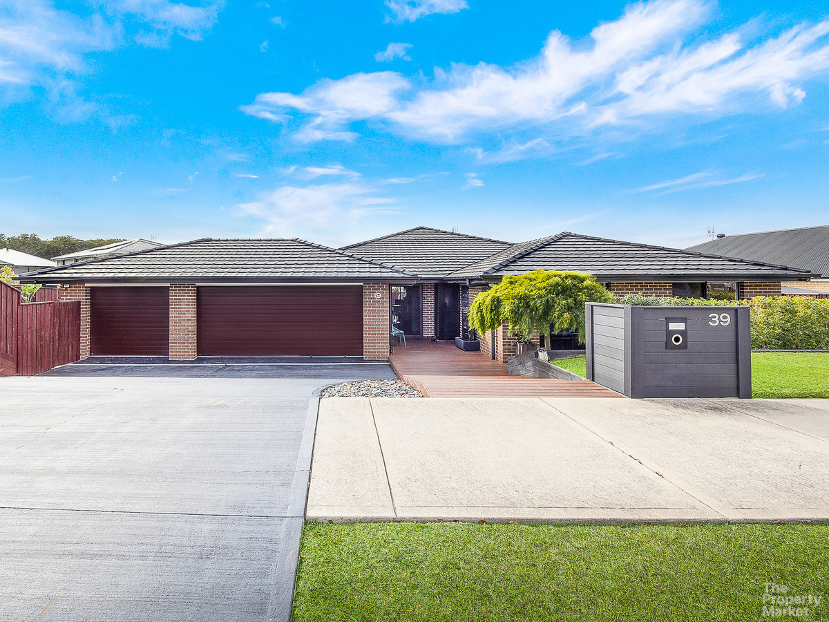 39 FAIRWATER DRIVE, GWANDALAN, 2259