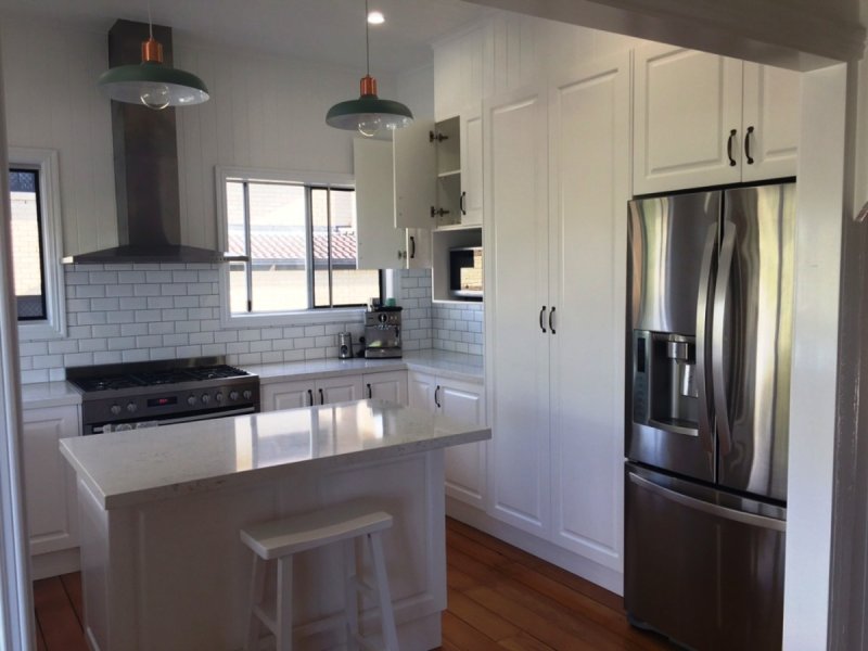 6 TEAPE STREET, SILKSTONE, 4304