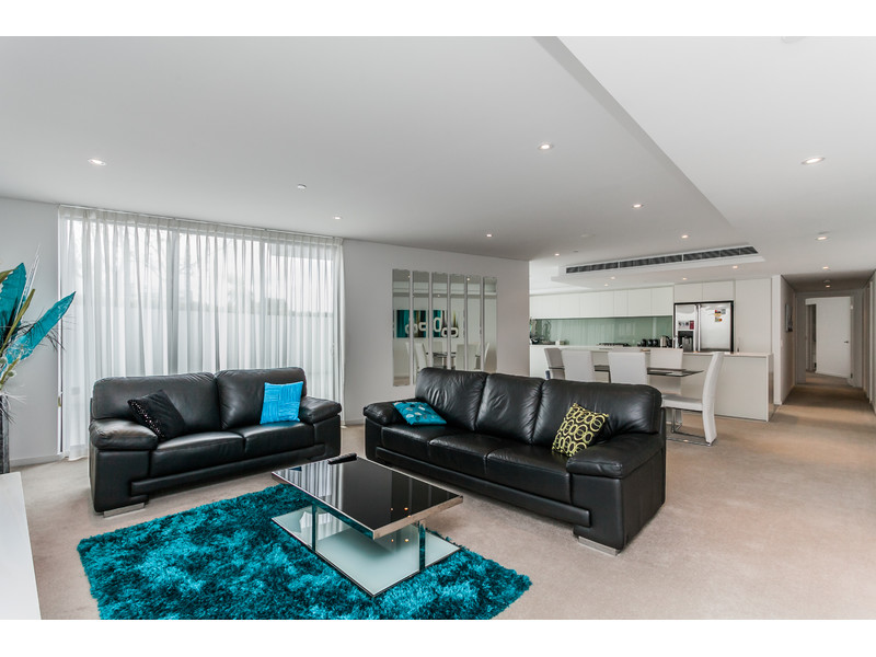 21 BOW RIVER CRESCENT, BURSWOOD, 6100