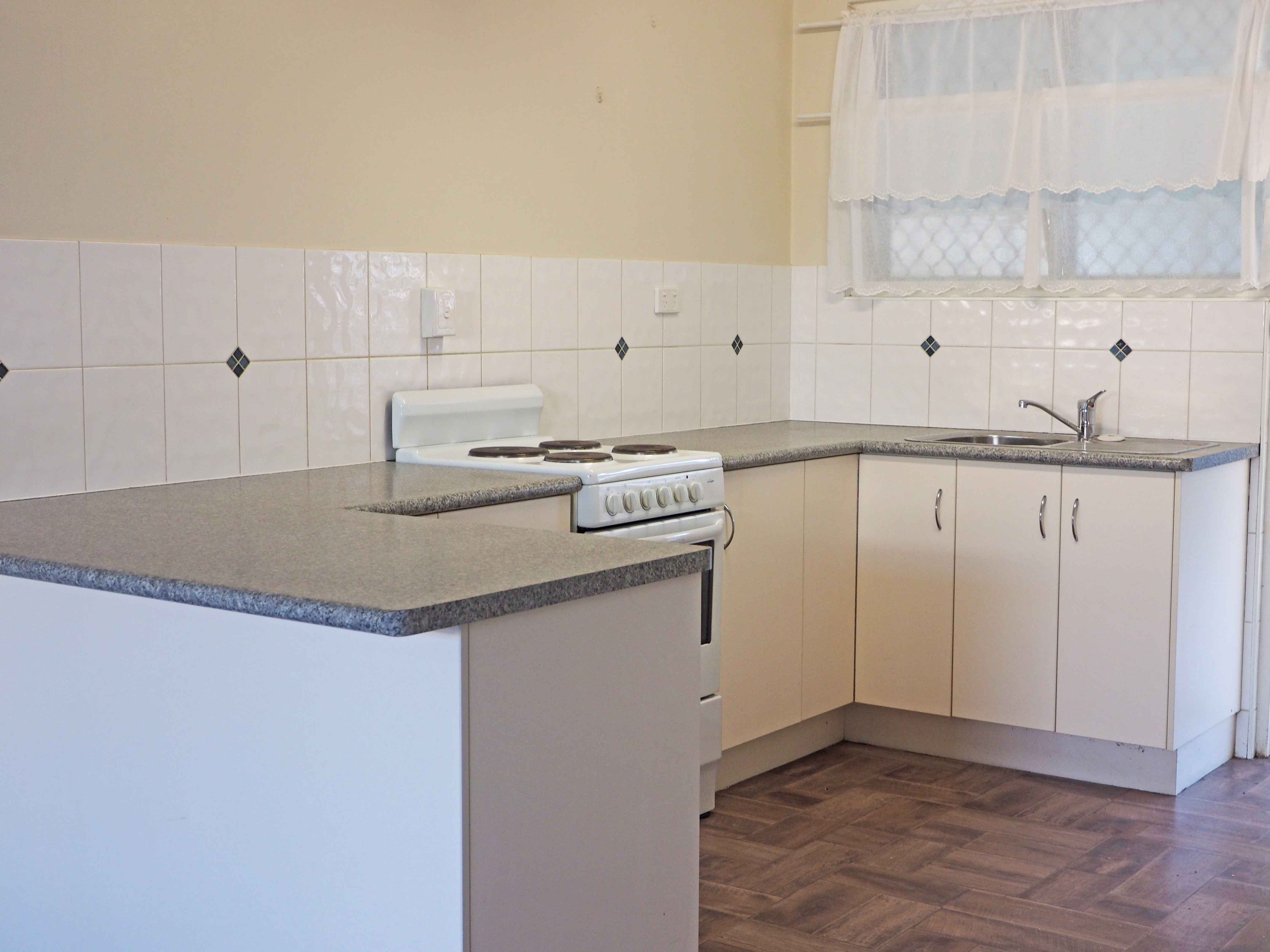 2/30 ARMSTRONG STREET, HERMIT PARK, 4812