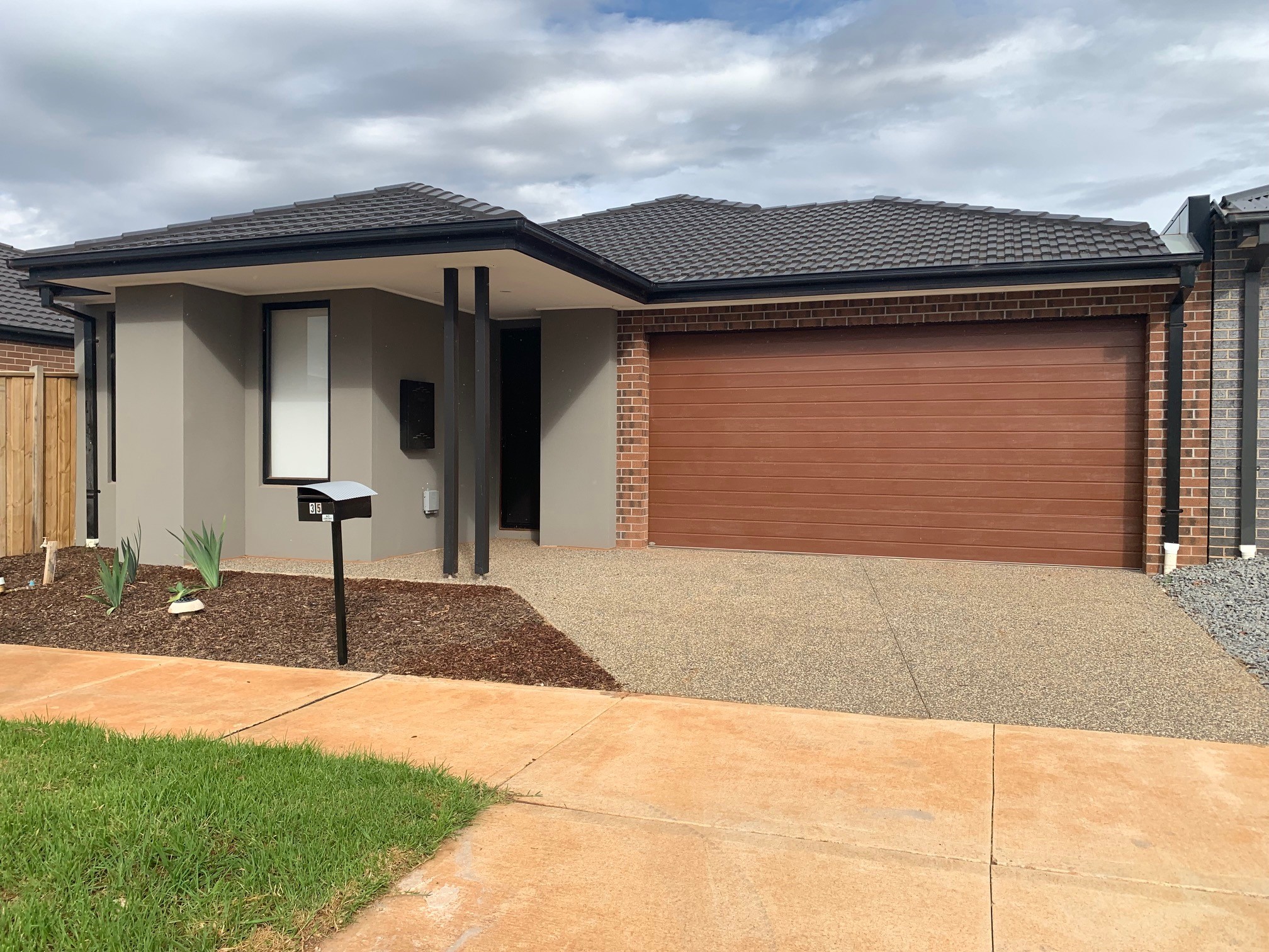 35 AURICH STREET, WEIR VIEWS, 3338