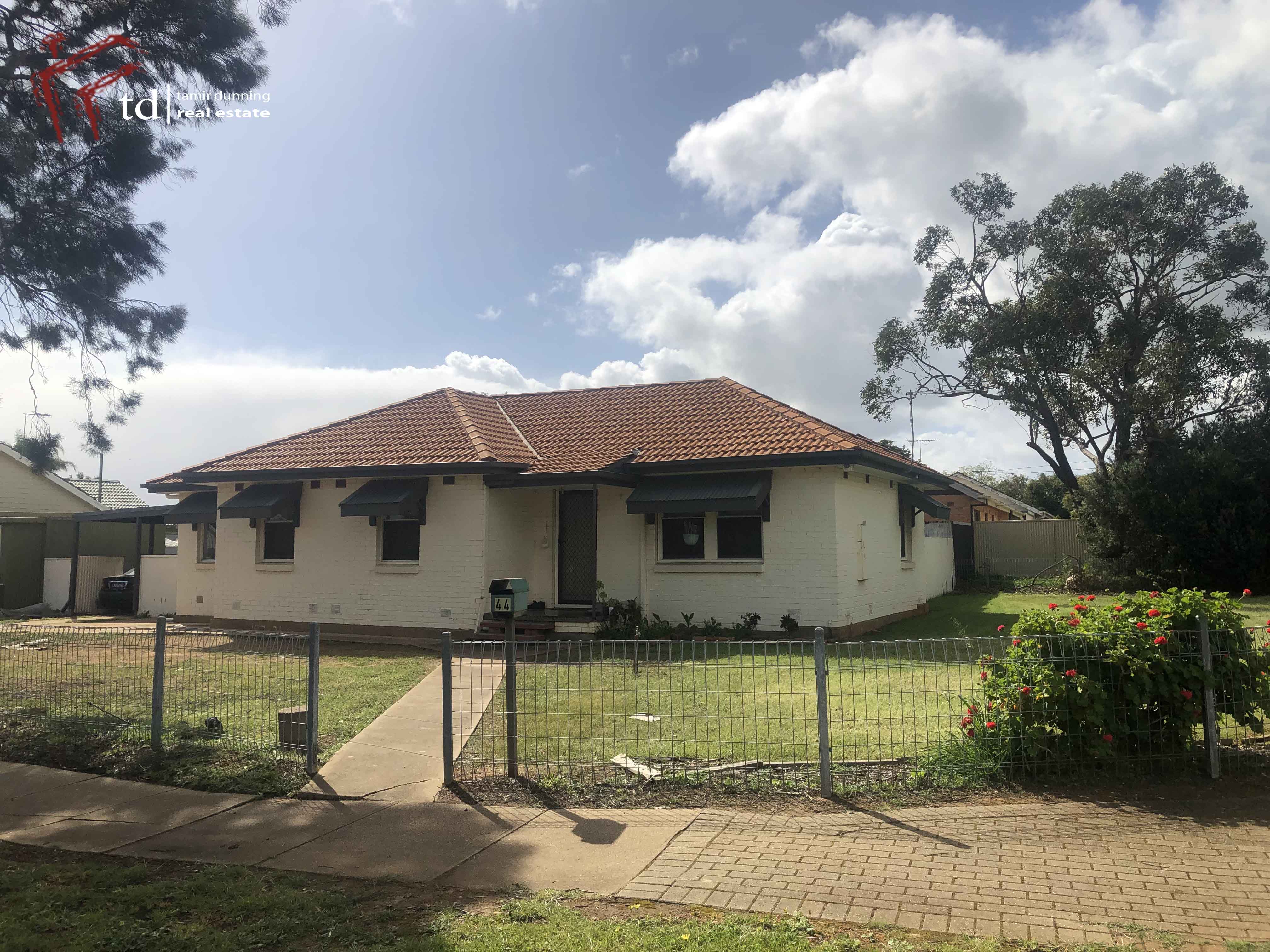 44 ST LEONARD CRESCENT, ELIZABETH DOWNS, 5113