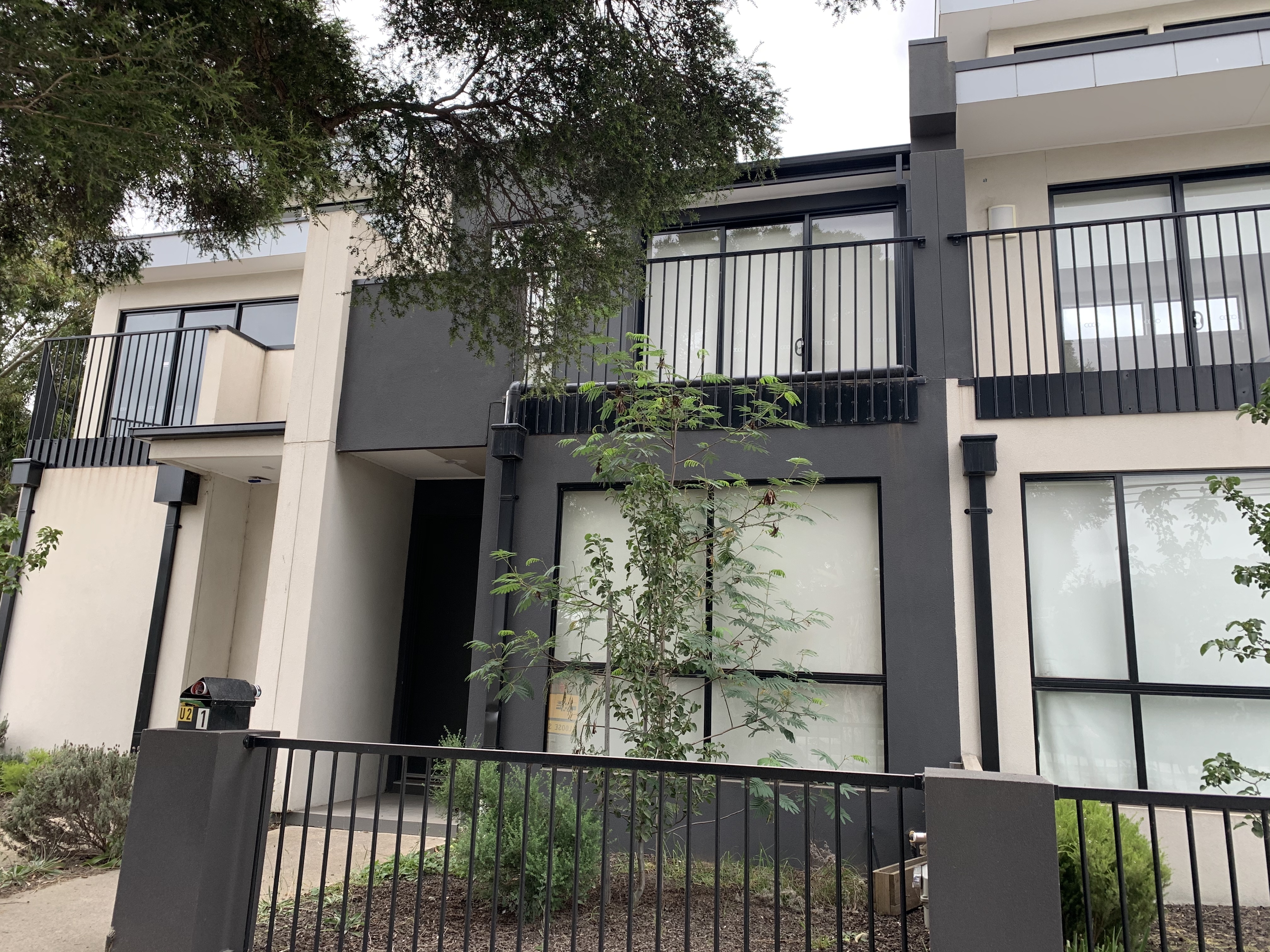 2/1 CLARENDON STREET, MAIDSTONE, 3012