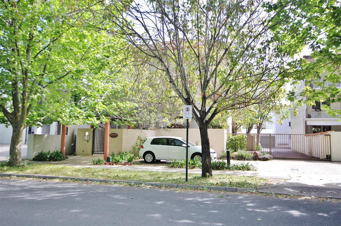 10/37 MILL POINT ROAD, SOUTH PERTH, 6151