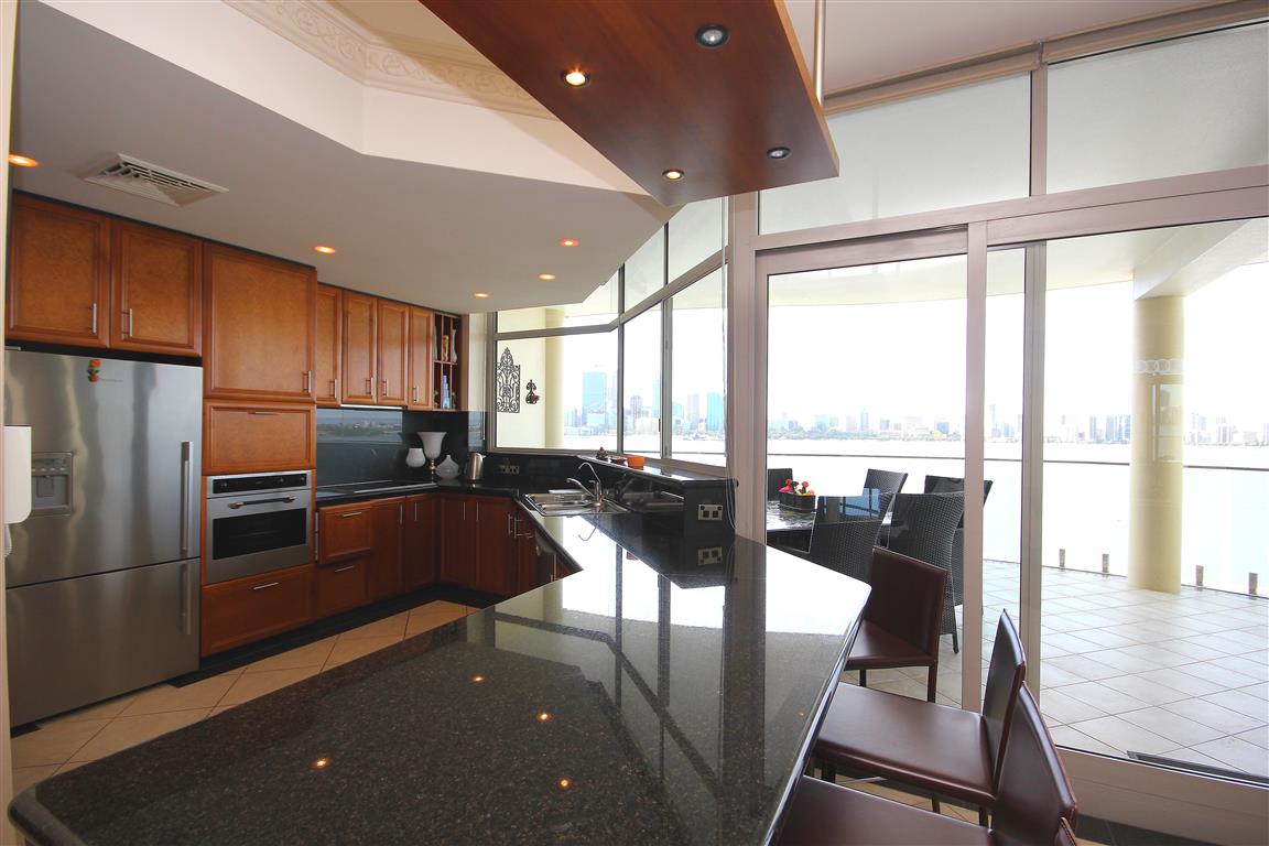 9/8 RAY STREET, SOUTH PERTH, 6151