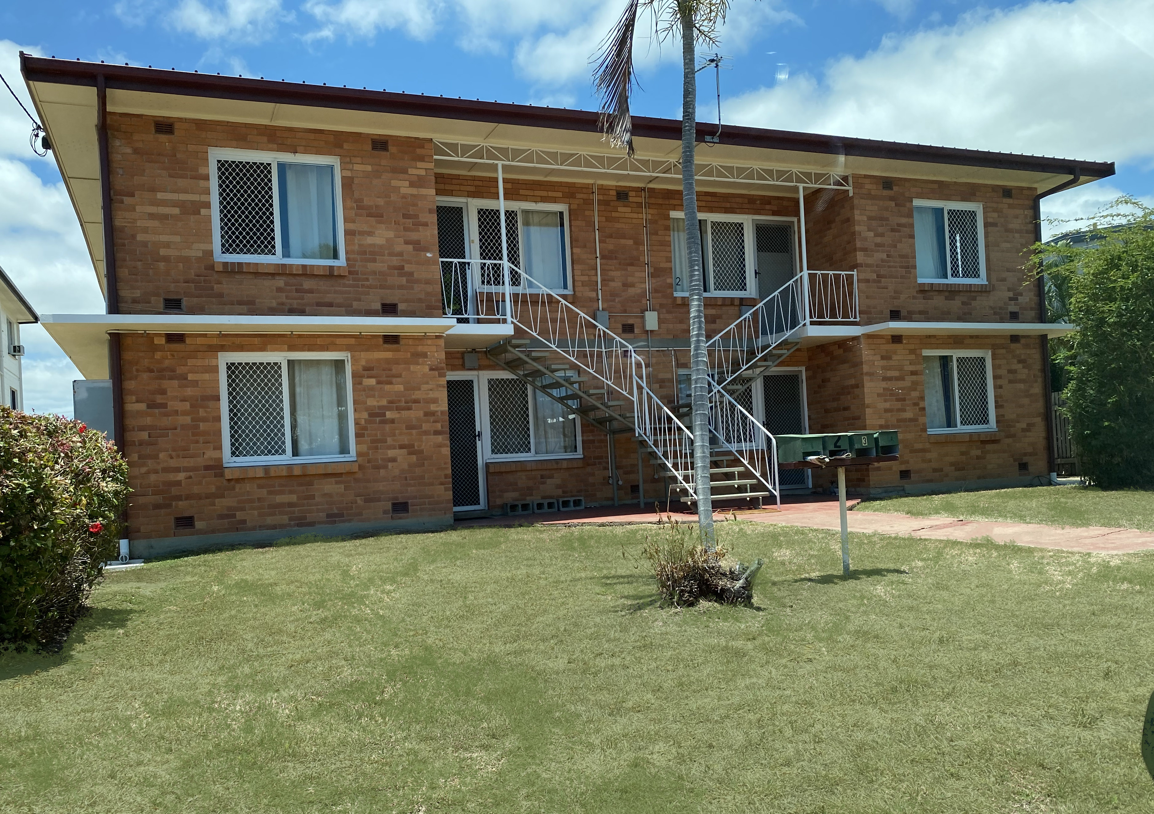 2/15 GLEESON STREET, HERMIT PARK, 4812