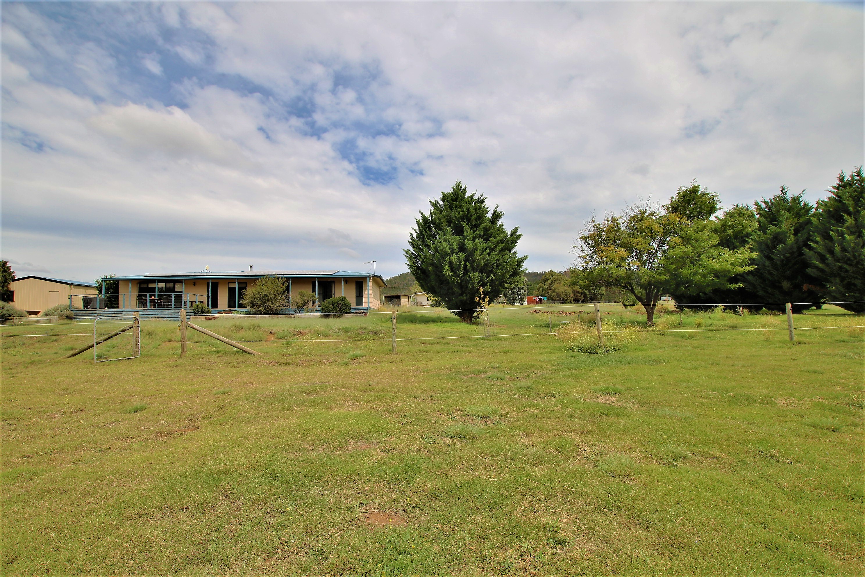 37 SNOWY CREEK AVENUE, COOMA, 2630 37 SNOWY CREEK AVENUE, COOMA, 2630