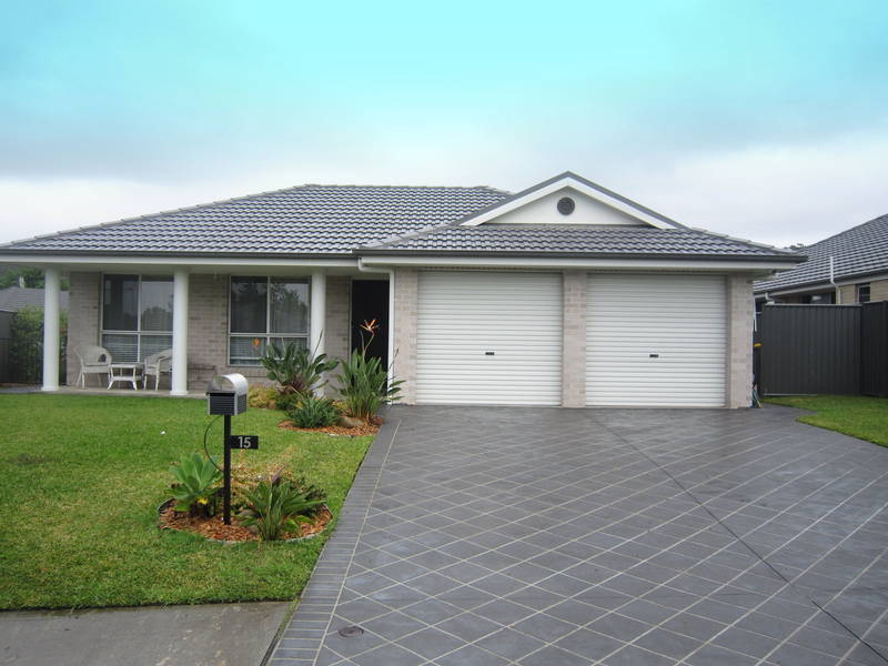 15 QUEENSCLIFF PLACE, MARDI, 2259