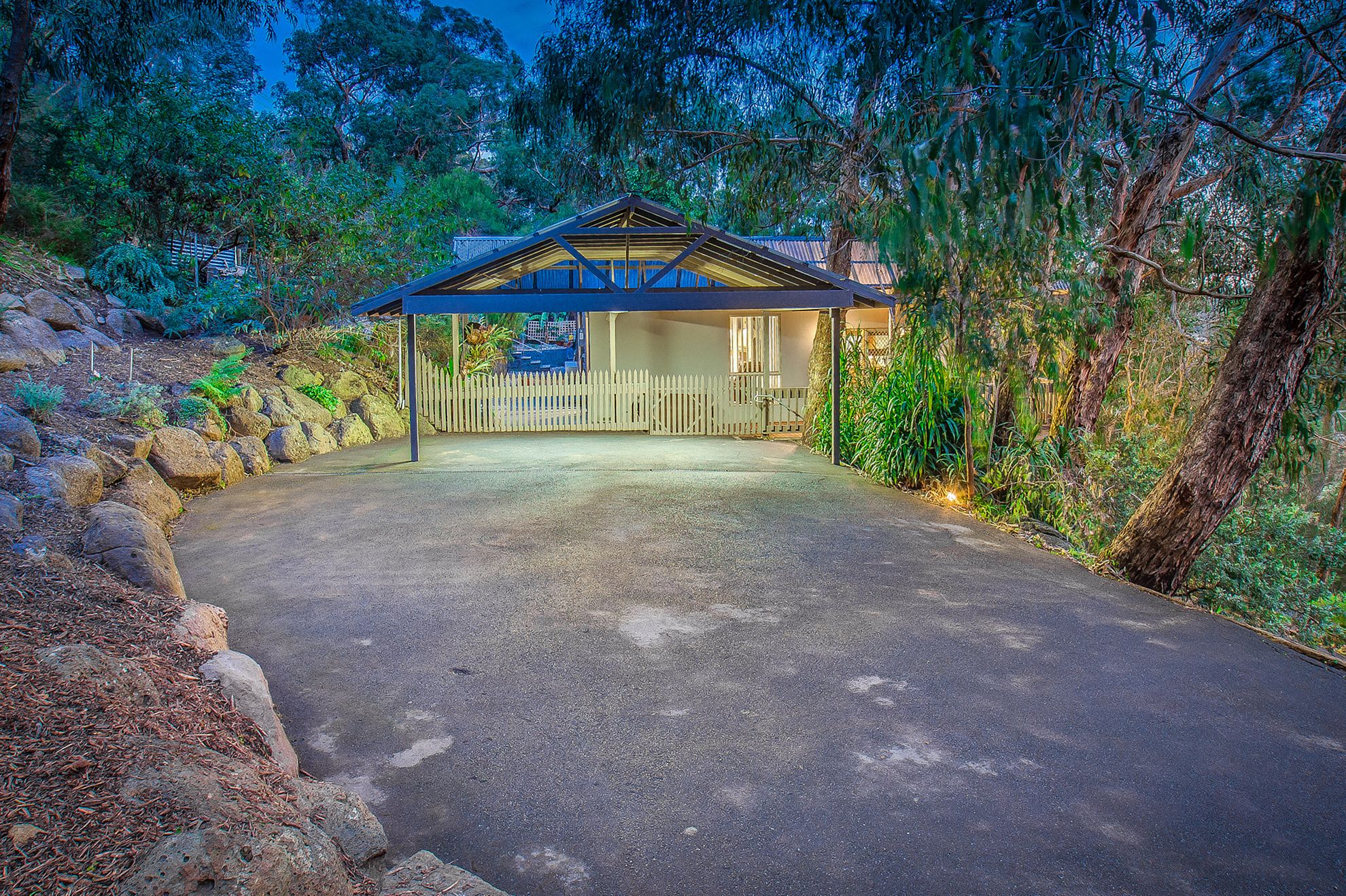 4 JONES AVENUE, UPPER FERNTREE GULLY, 3156