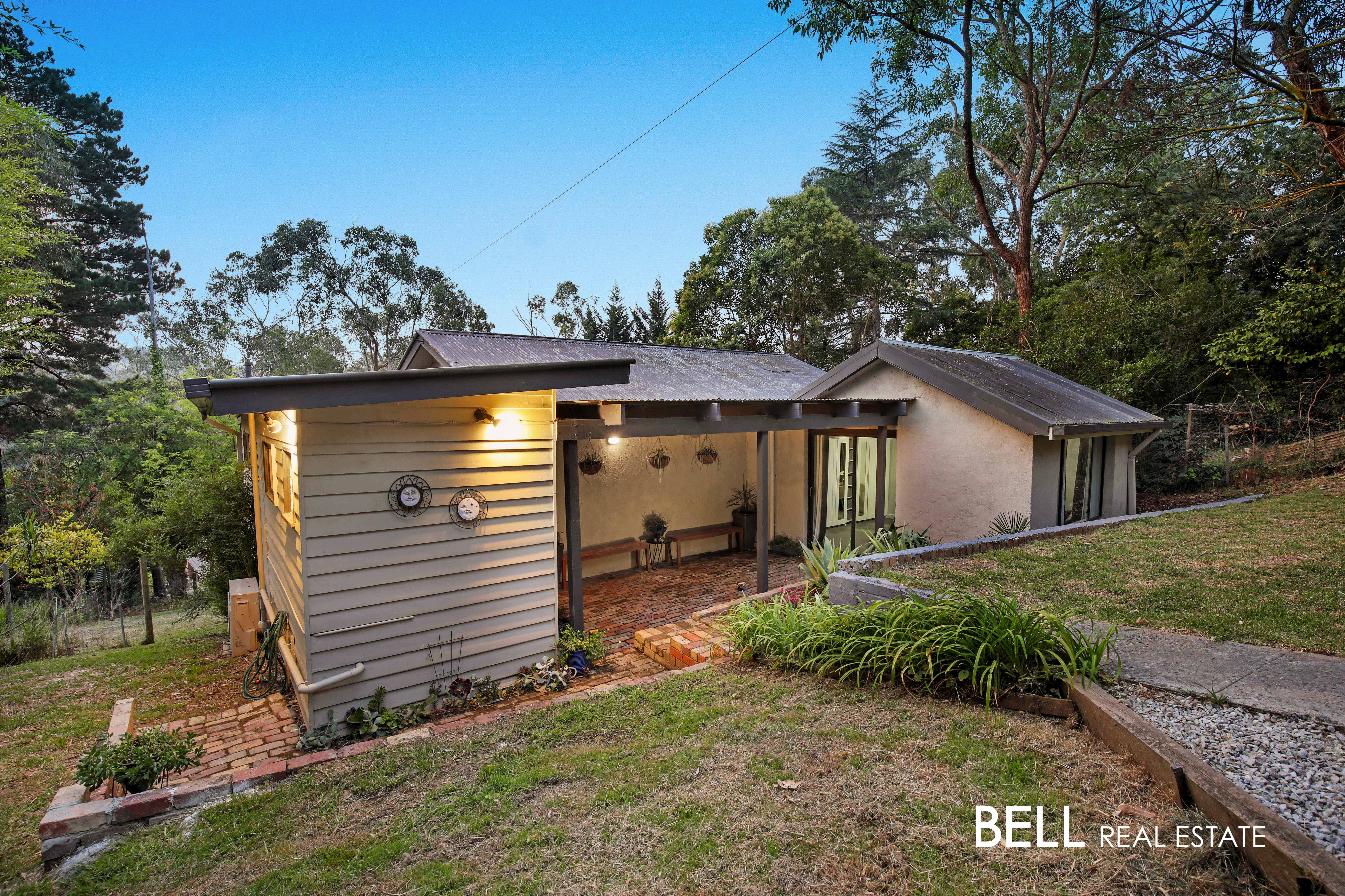 33 COMMERCIAL ROAD, MOUNT EVELYN, 3796