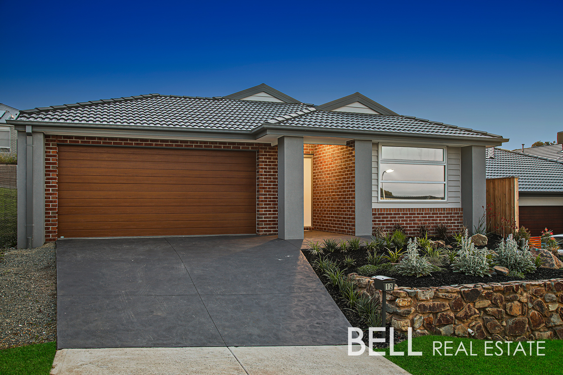 12 CADDIE CRESCENT, CHIRNSIDE PARK, 3116