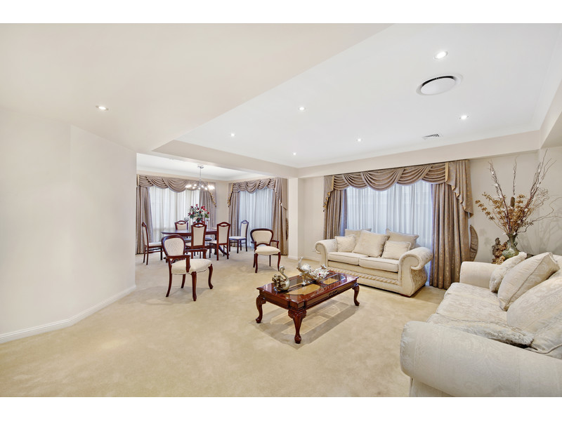 73 GOVERNORS WAY, MACQUARIE LINKS, 2565
