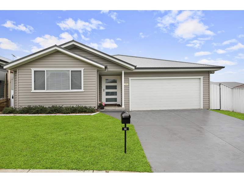 28 YOUNG CIRCUIT, ELDERSLIE, 2570