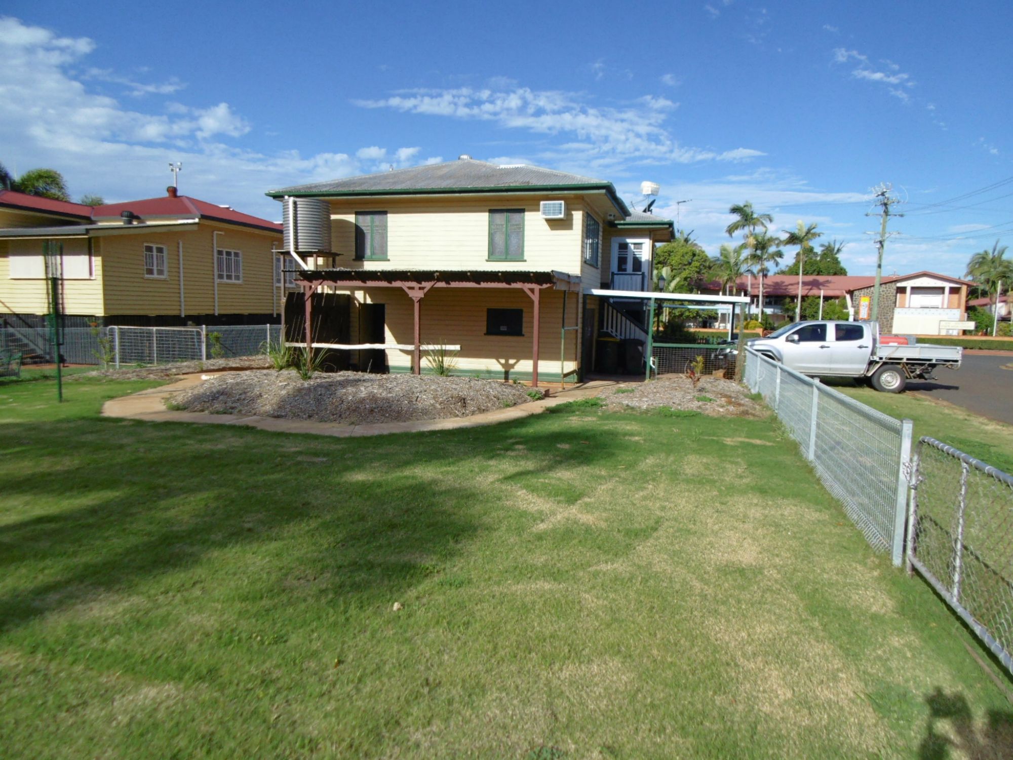 8 RIDGWAY STREET, CHILDERS, 4660