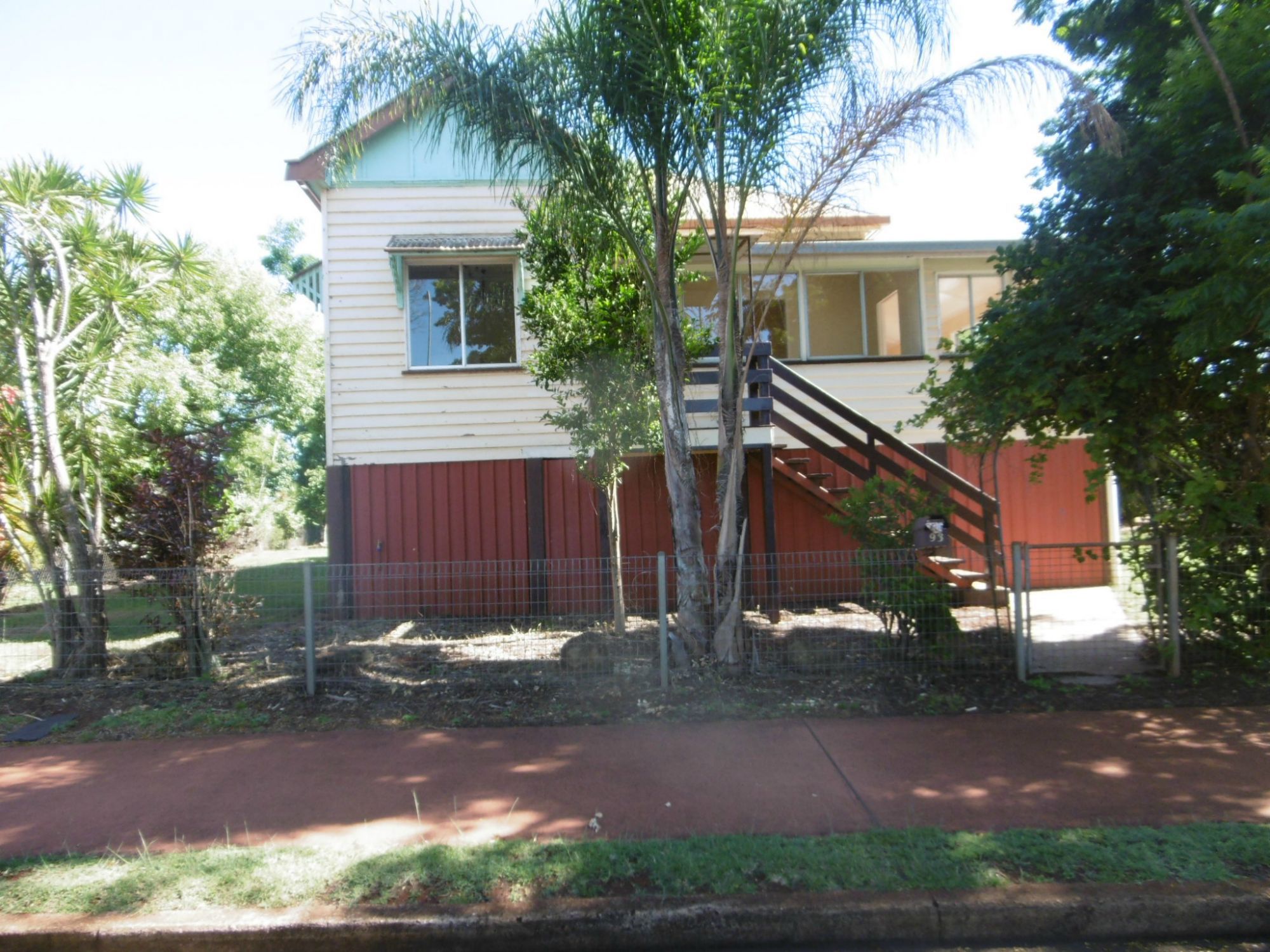 93 CHURCHILL STREET, CHILDERS, 4660