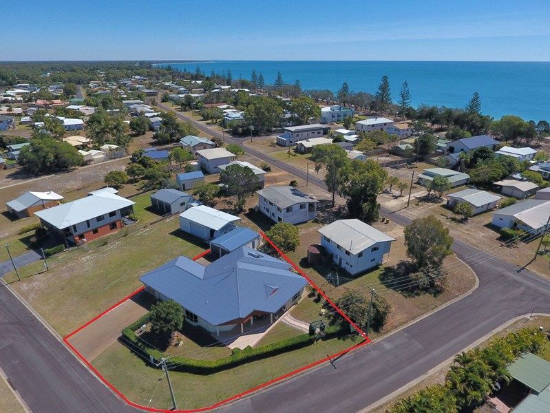 2 EMPEROR STREET, WOODGATE, 4660