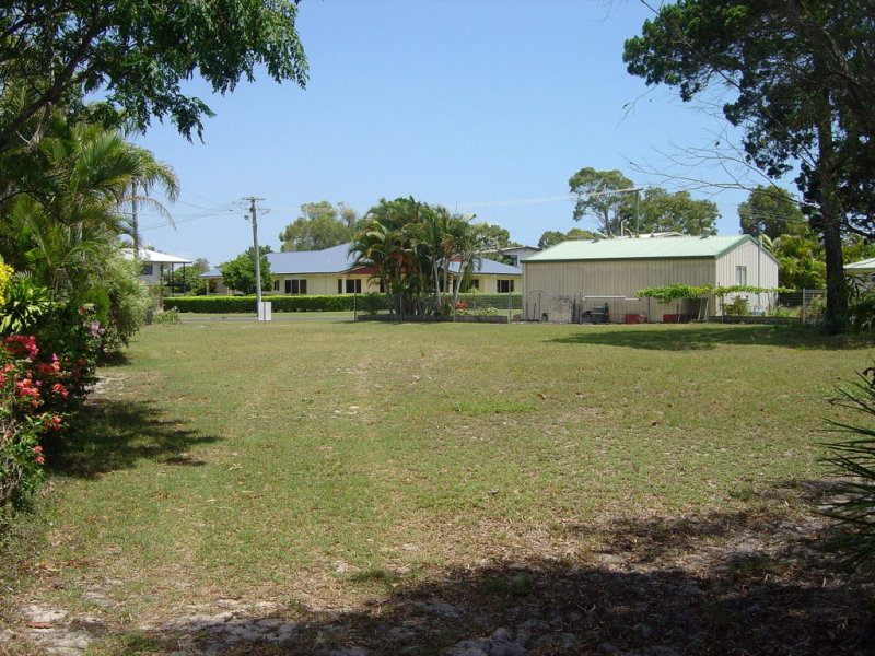 1 EMPEROR STREET, WOODGATE, 4660