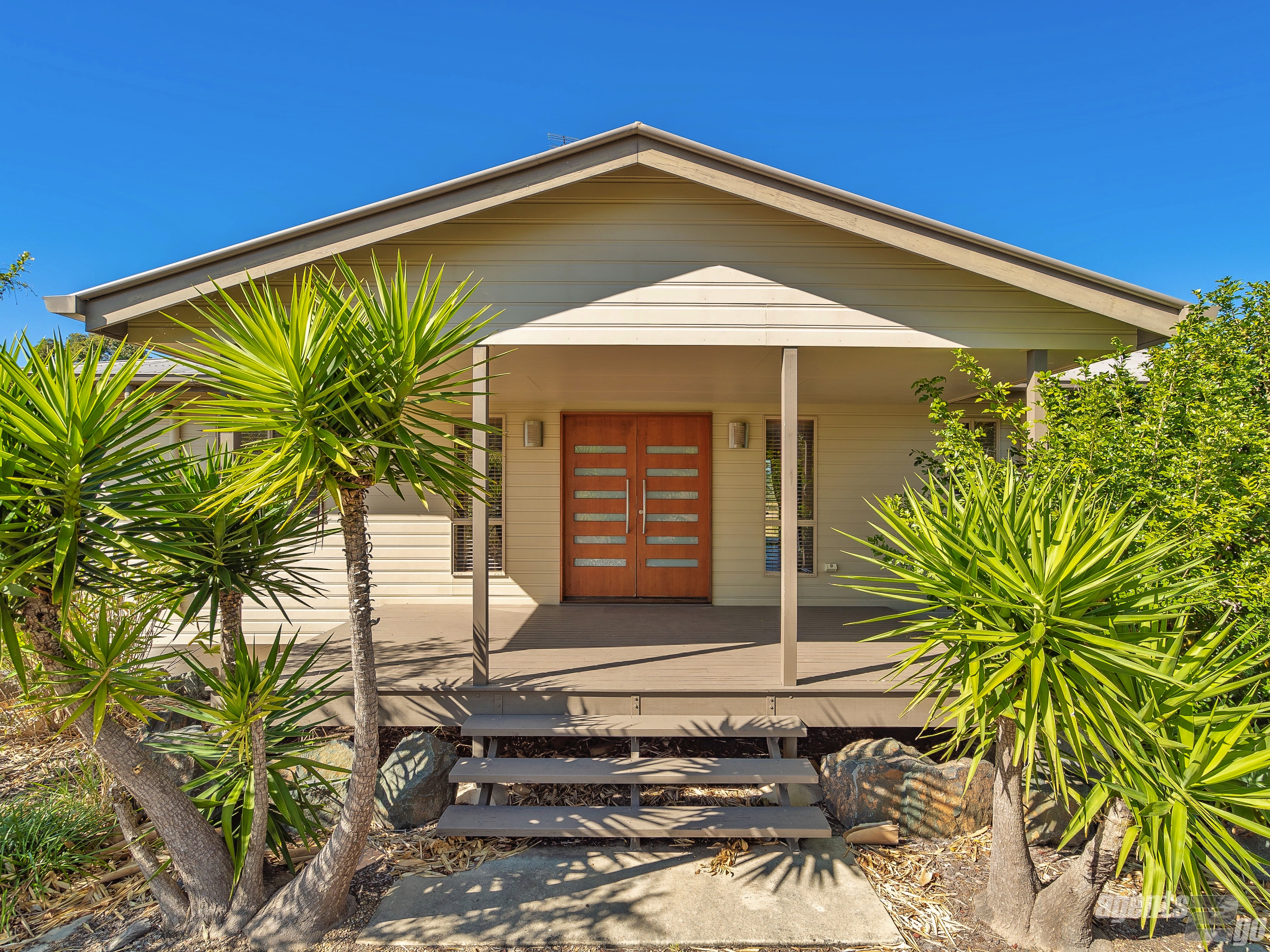10 FOREST RIDGE DR, TAMAREE, 4570