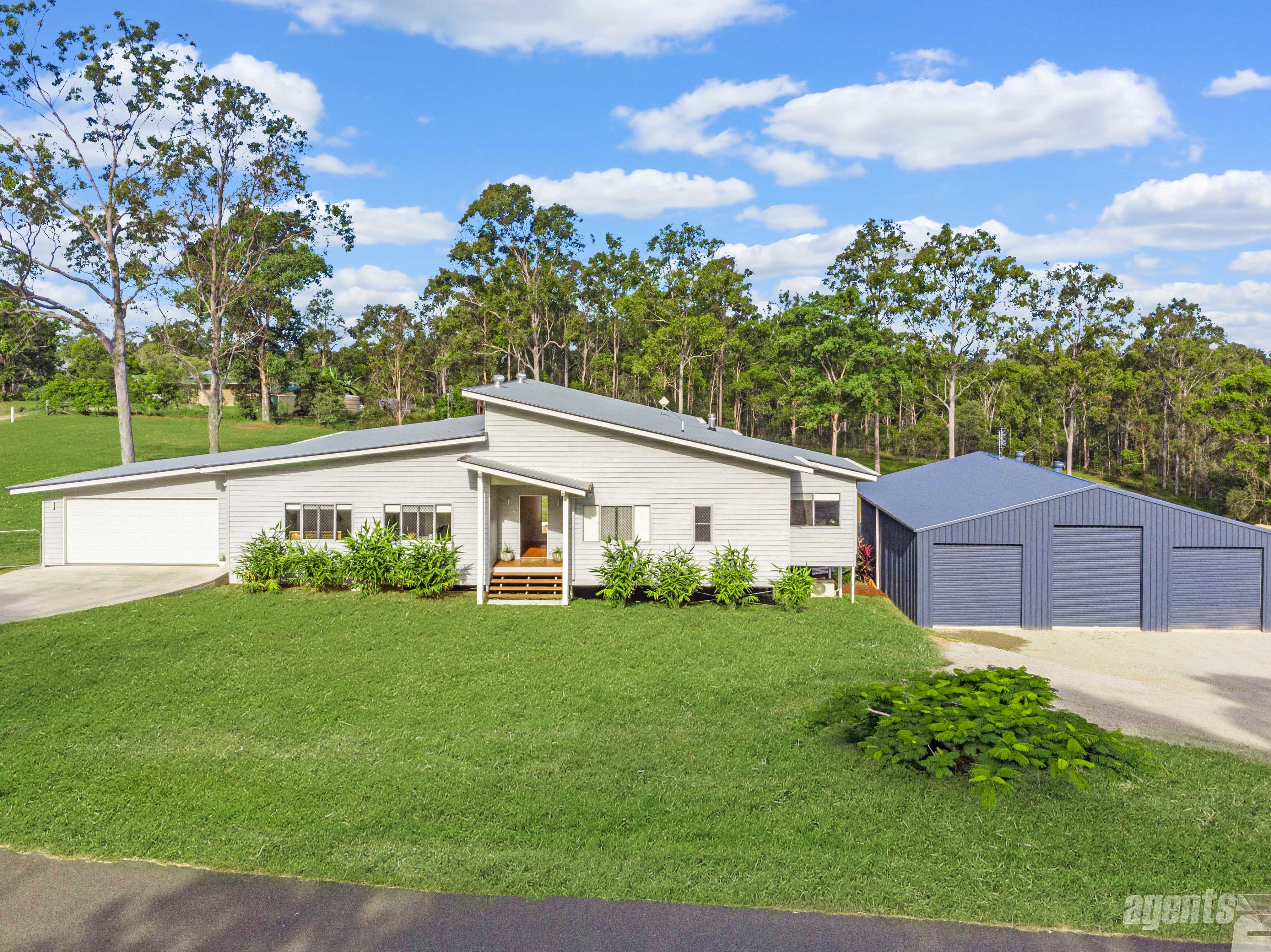 5 SOVEREIGN DR, TAMAREE, 4570