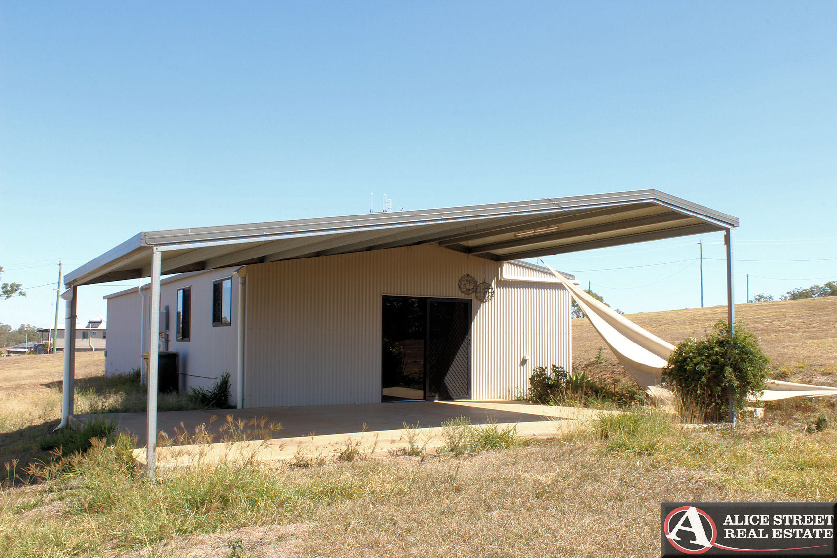 39 LOUDEN CLOSE, YENGARIE, 4650