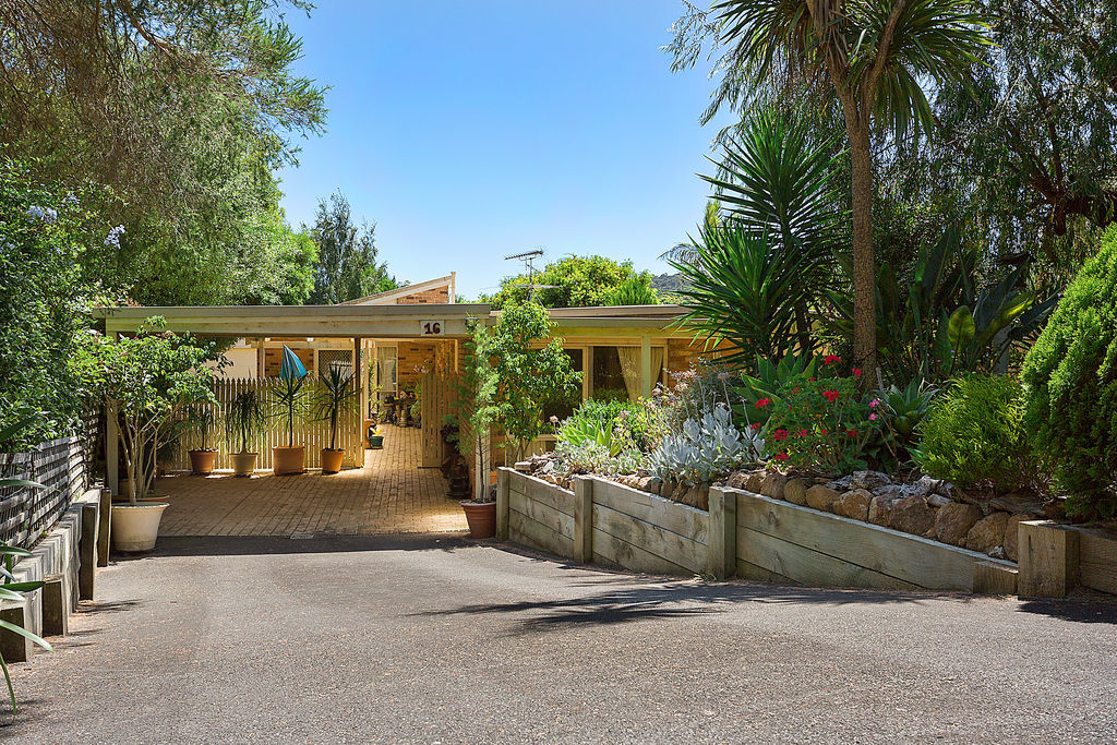 16 WAKOOL AVE, ROSEBUD, 3939