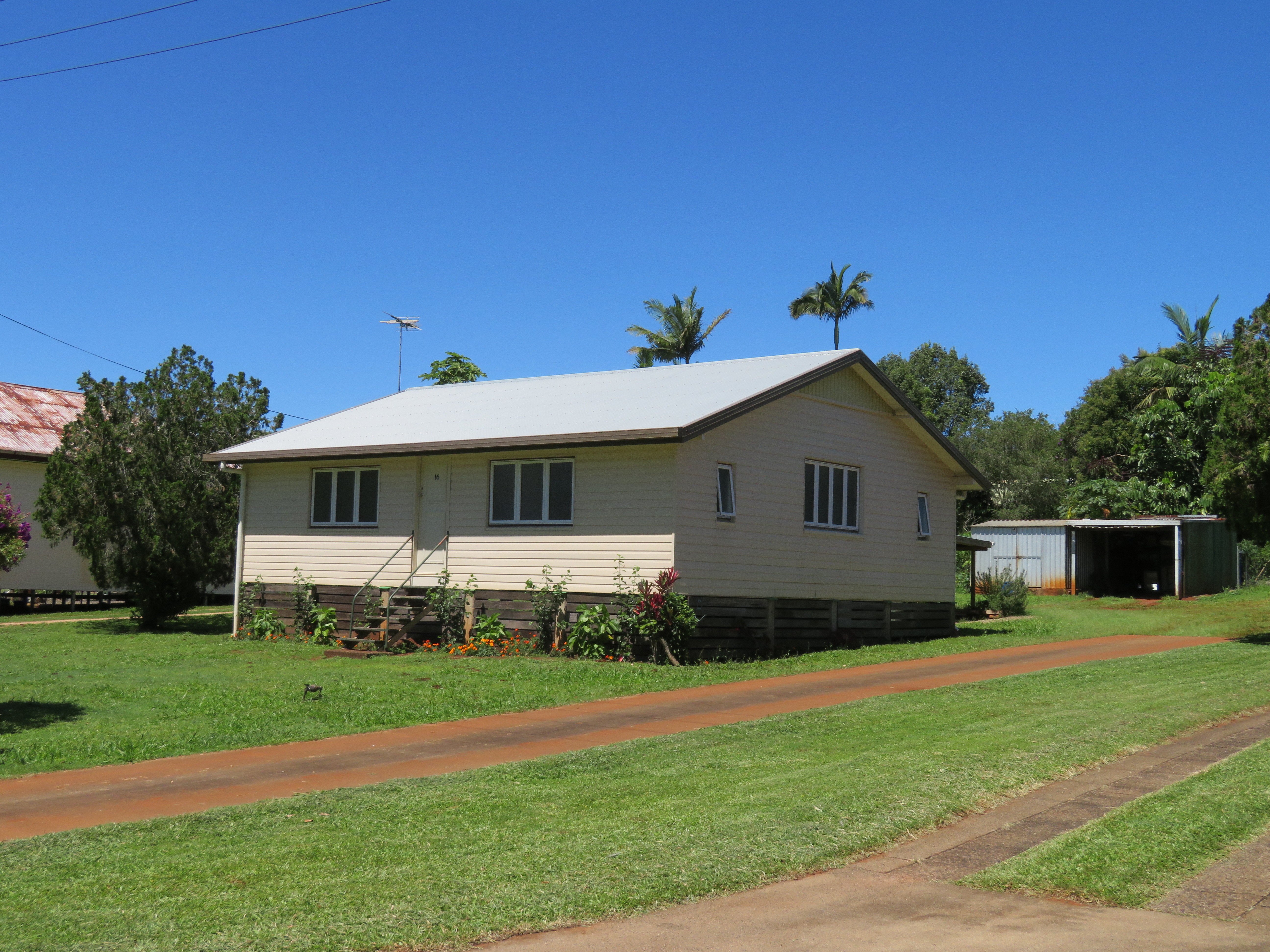 16 CHARLES ST, MALANDA, 4885