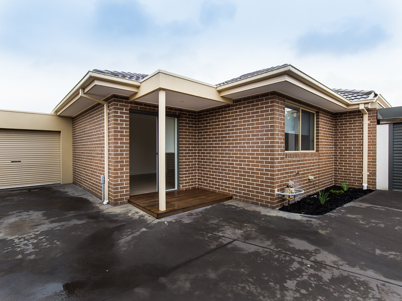 76 WELWYN PARADE, DEER PARK, 3023