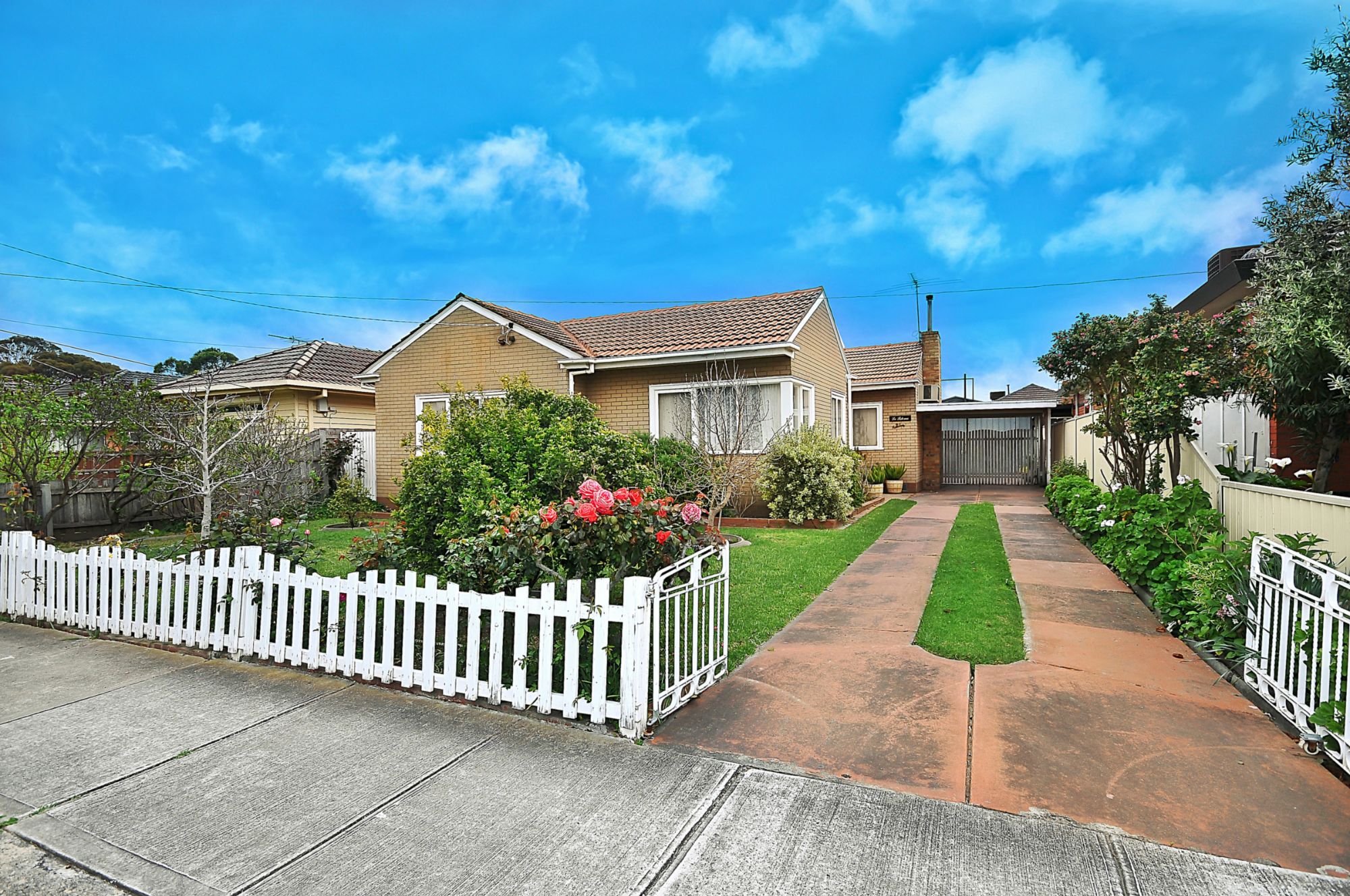 21 RAGLAN STREET, AVONDALE HEIGHTS, 3034