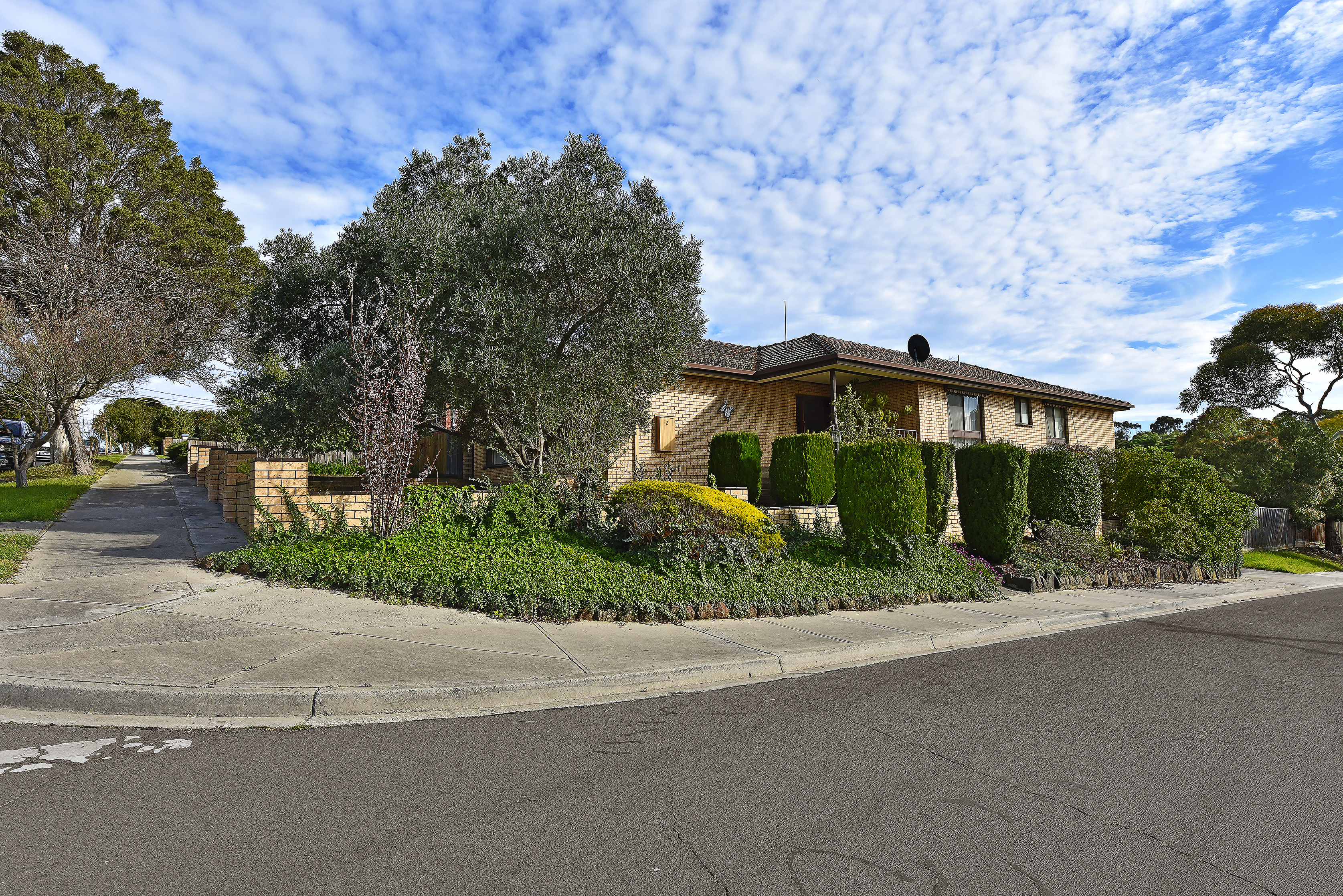 2 RUSSELTON ST, KEILOR PARK, 3042