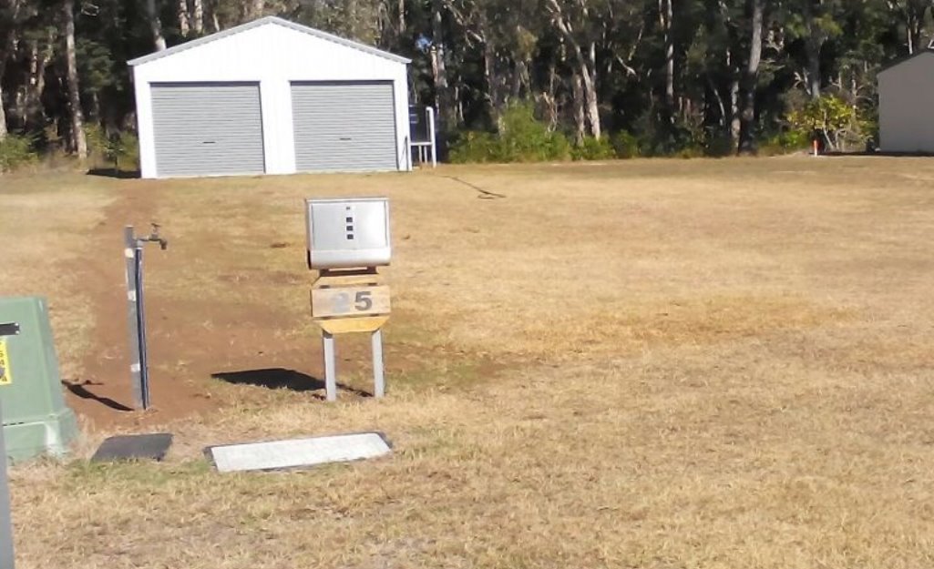 25 ALEXANDER DRIVE, MOORE PARK BEACH, 4670