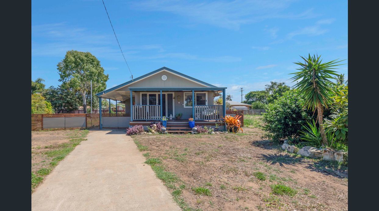 3 HIBISCUS AVENUE, MOORE PARK BEACH, 4670