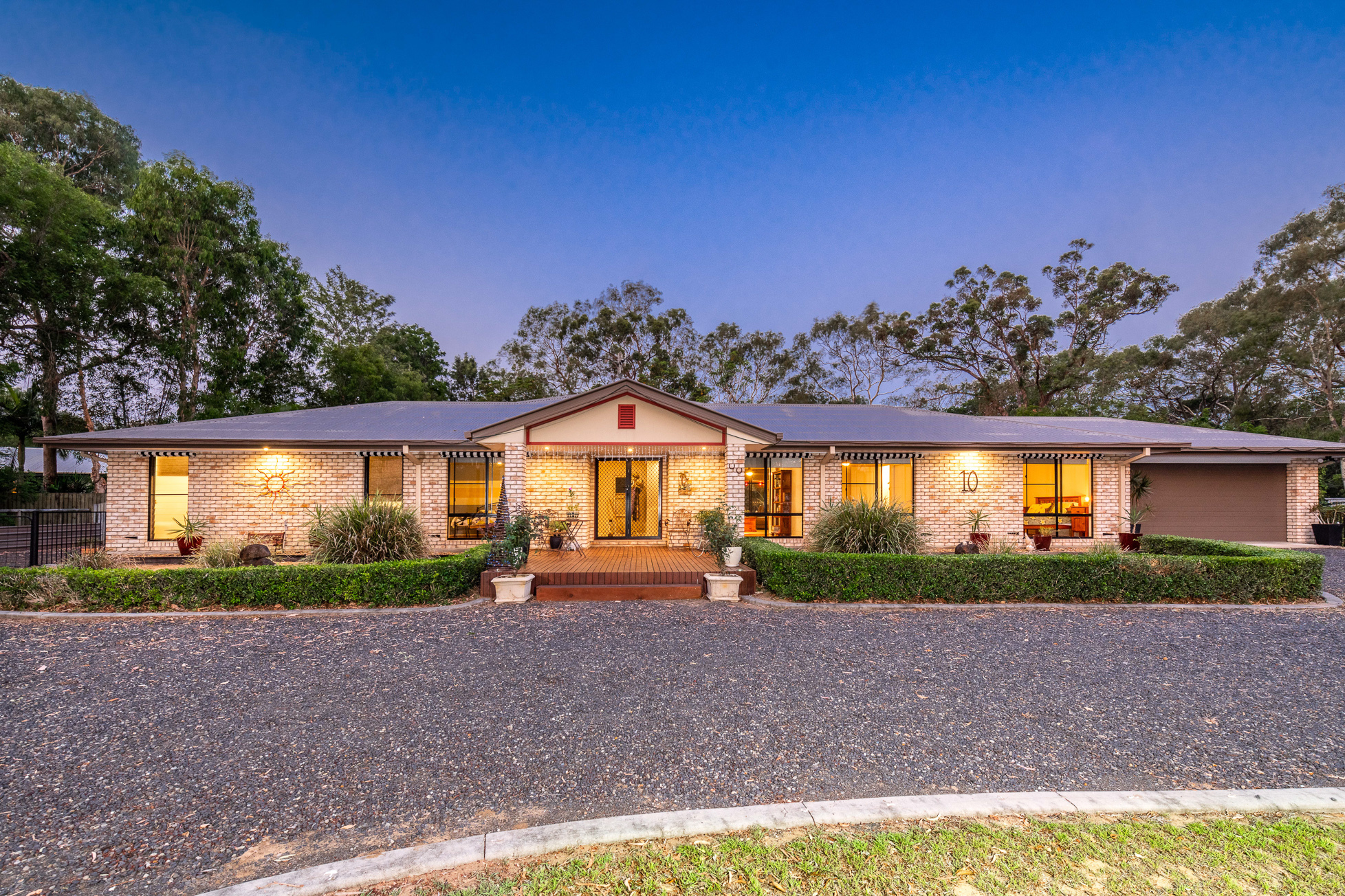 10 KINGFISHER CRES, MOORE PARK BEACH, 4670