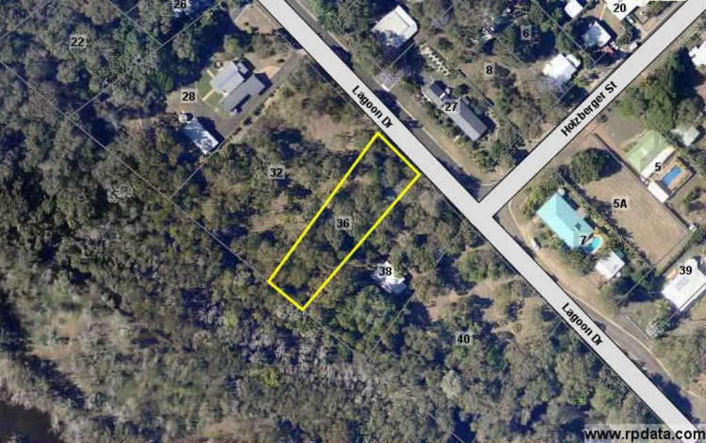 36 LAGOON DRIVE, MOORE PARK BEACH, 4670