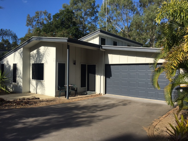 2/4A KENTIA AVE, MOORE PARK BEACH, 4670