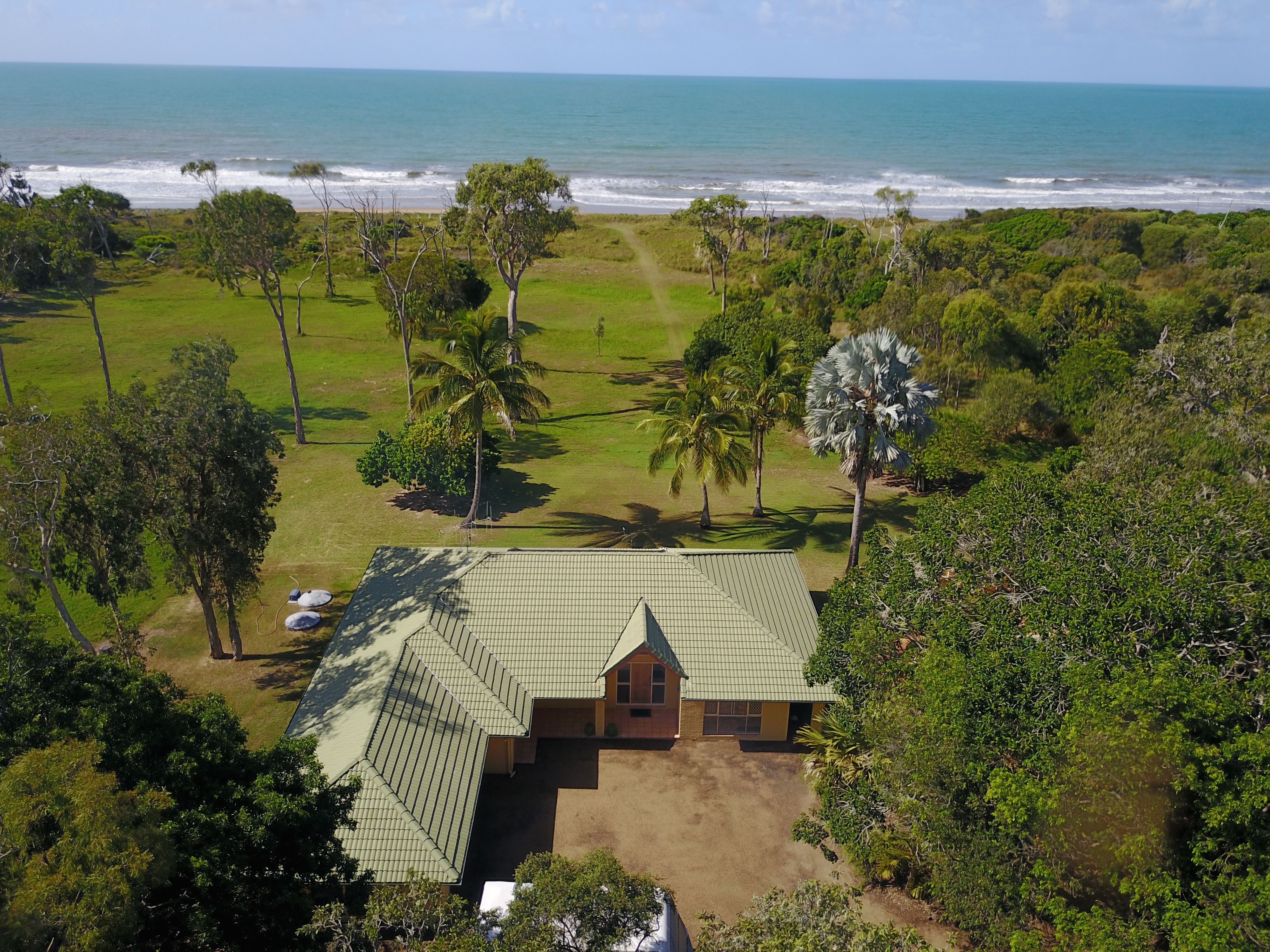 274 SYLVAN DR, MOORE PARK BEACH, 4670