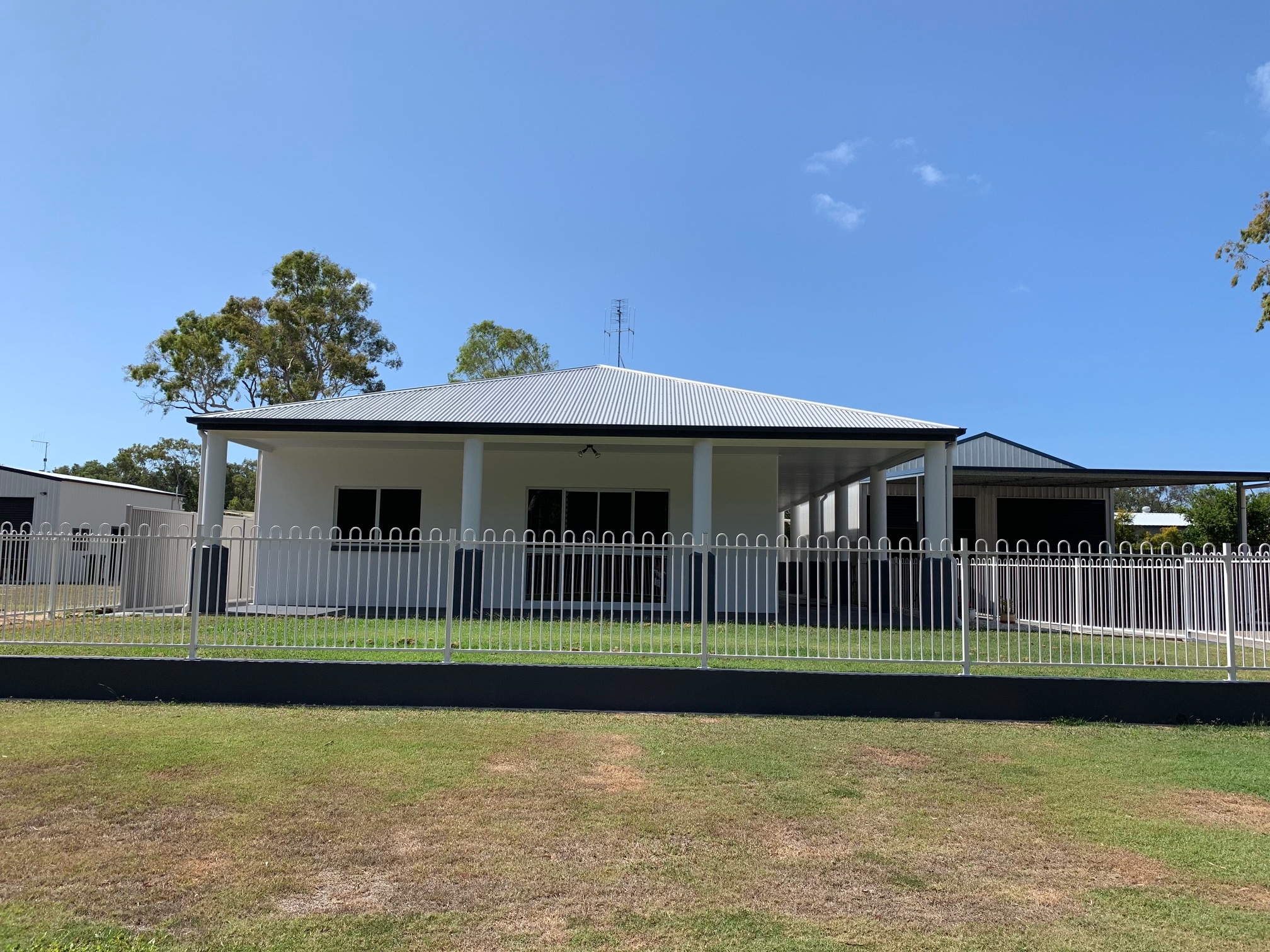 21 GENGERS RD, MOORE PARK BEACH, 4670
