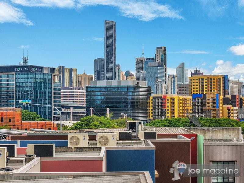 16  HAMILTON PLACE, BOWEN HILLS, 4006
