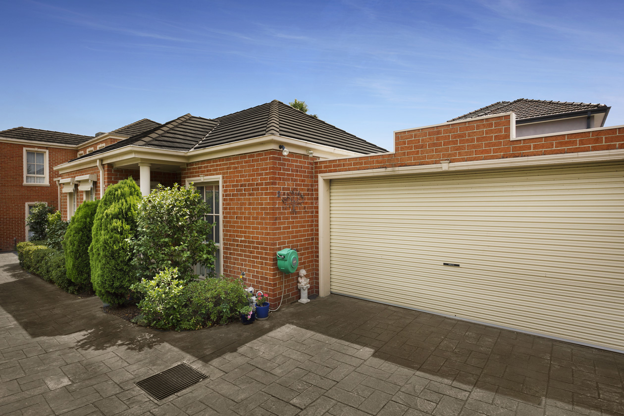 13 KENNON STREET, DONCASTER EAST, 3109