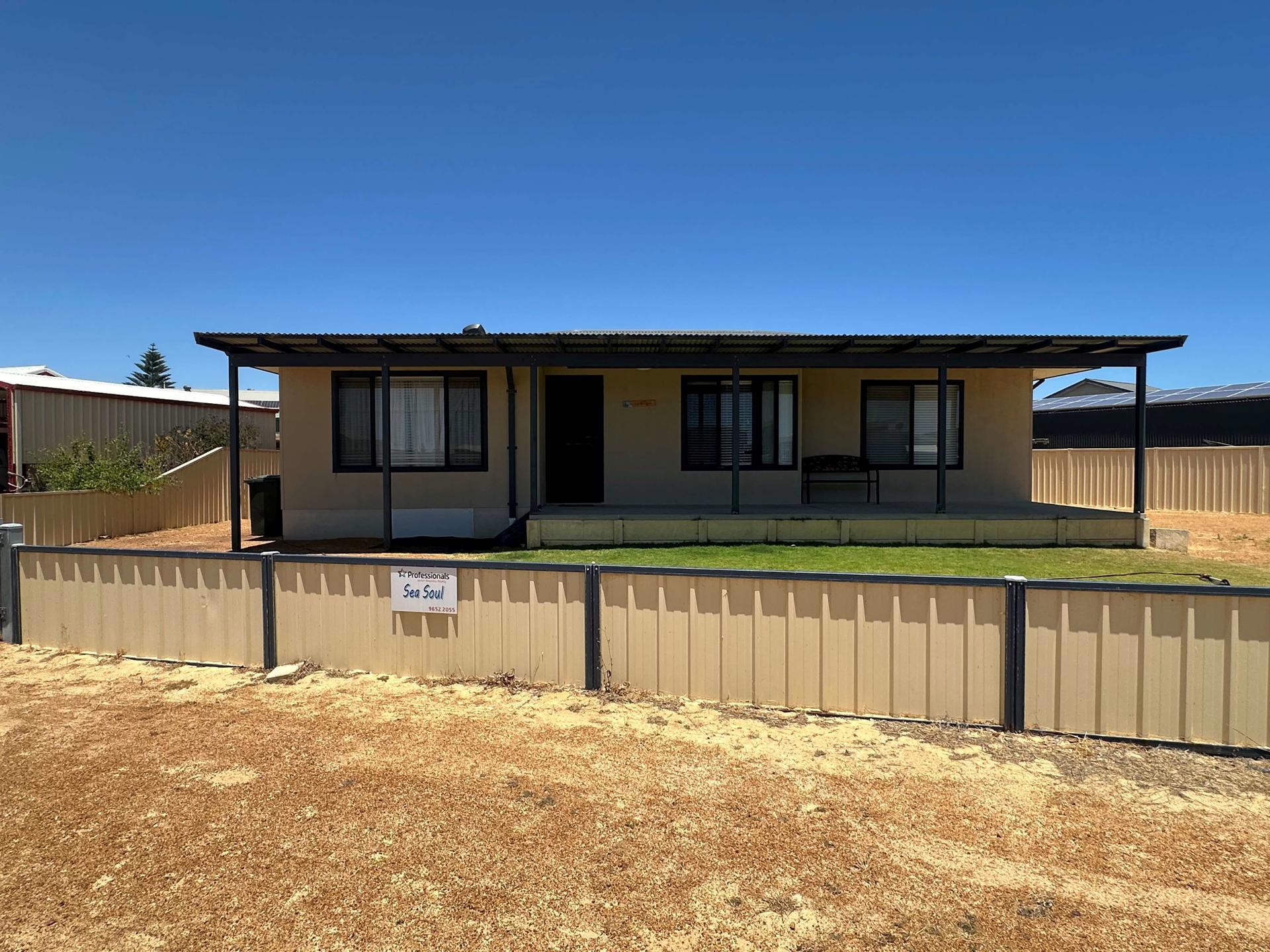 16 GLOVER CRESCENT, GREEN HEAD, 6514