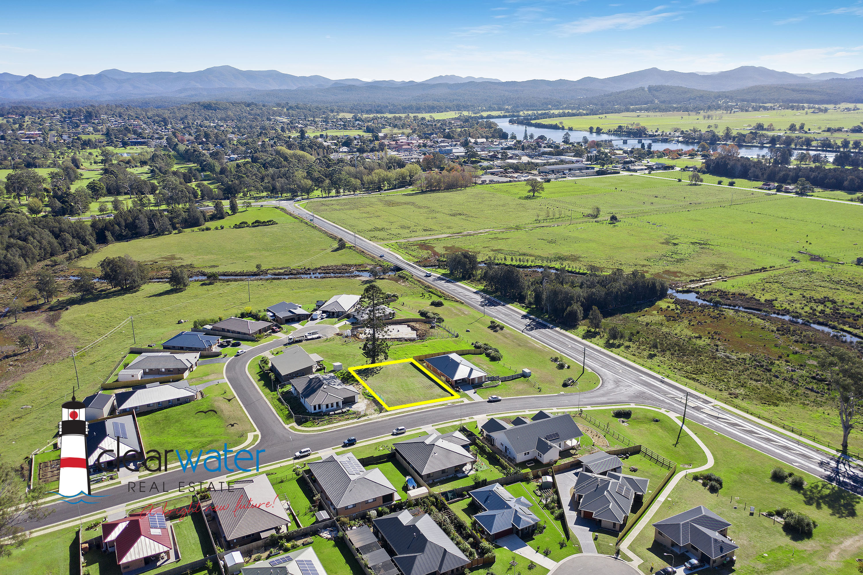 4 BRAEMAR DR, MORUYA, 2537