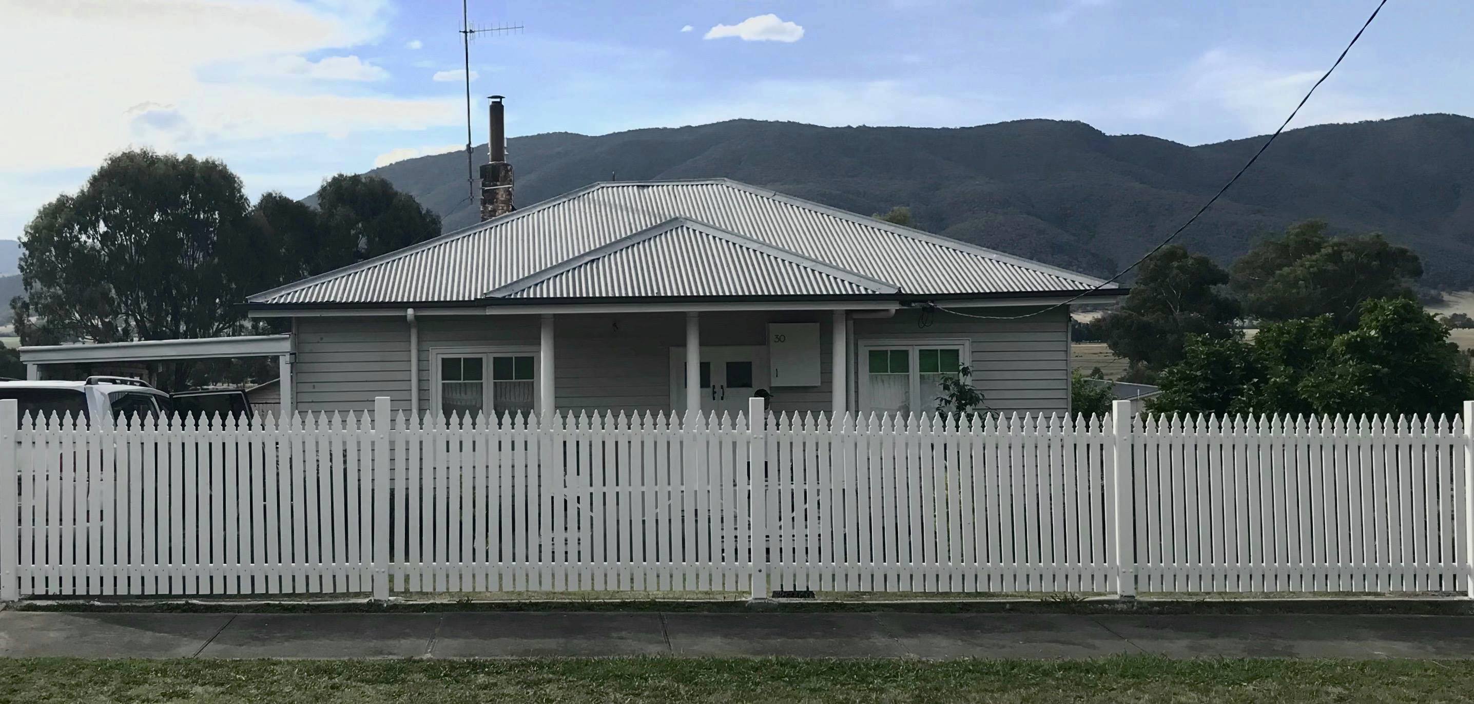 30 TOWONG RD, CORRYONG, 3707