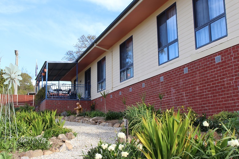 18 YOUNGHUSBAND ST, CORRYONG, 3707