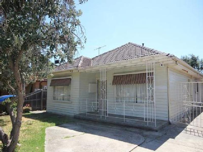 54 HENRY STREET, ST ALBANS, 3021