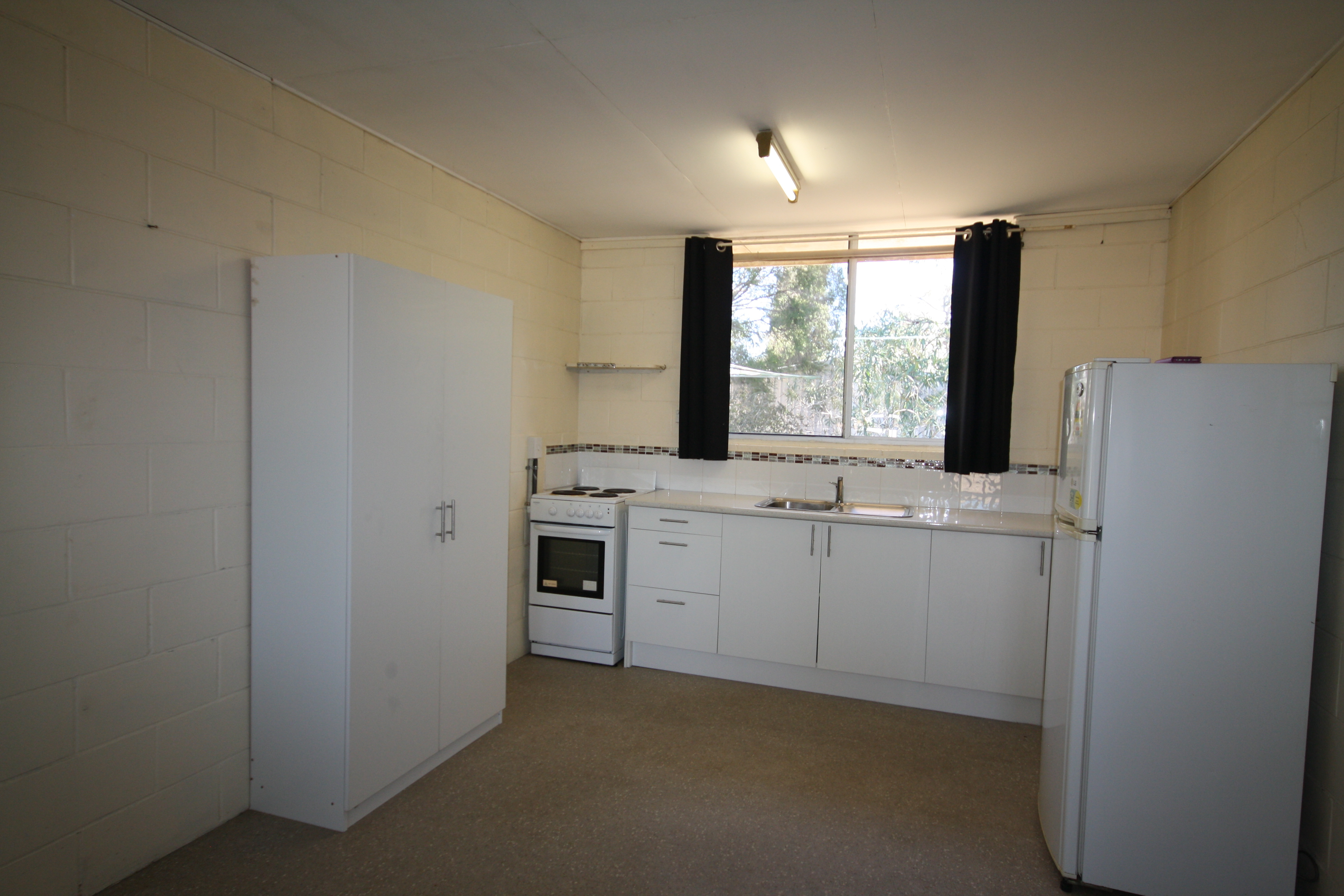UNIT 1/9 CLOWES CRES, WARWICK, 4370