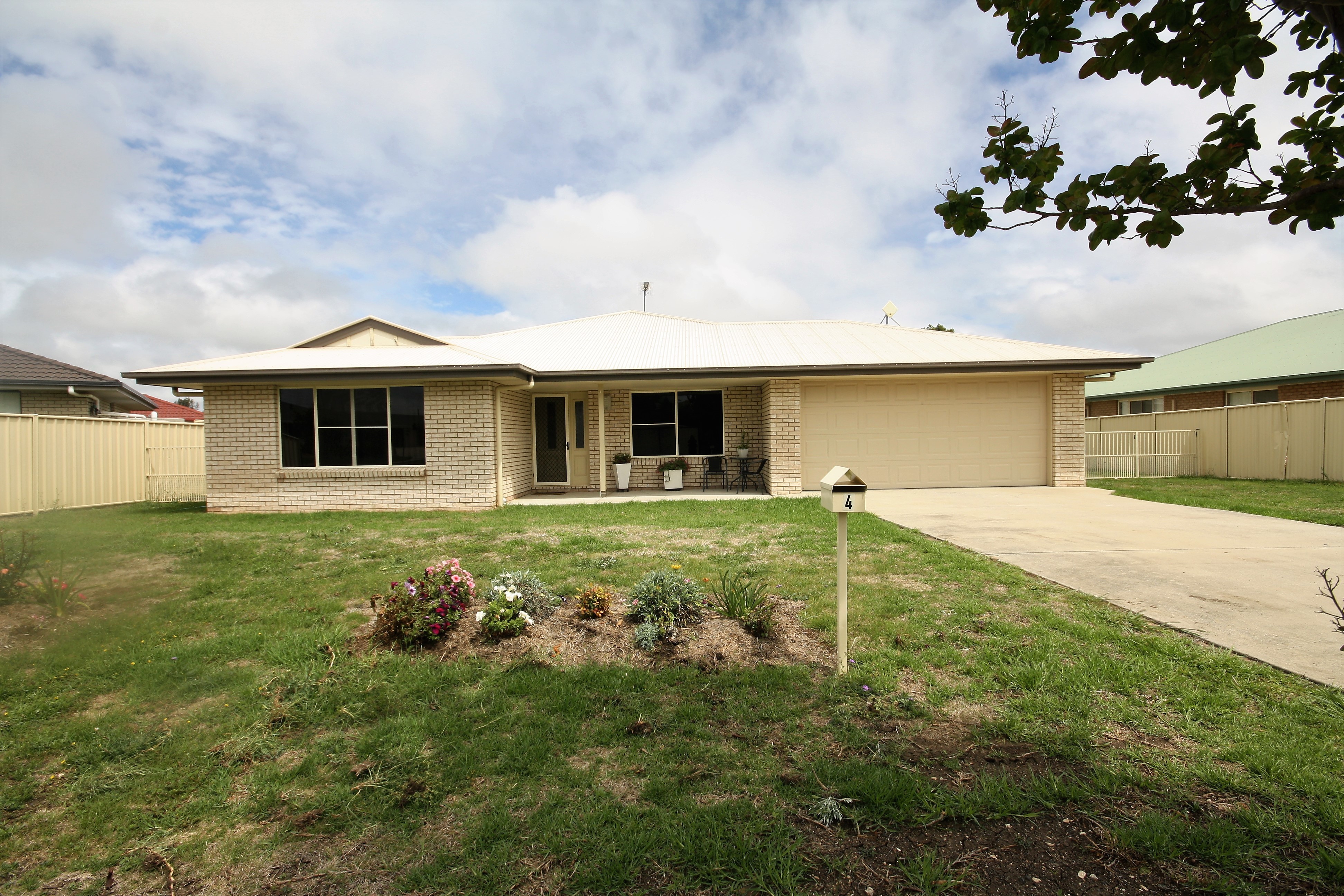 4 PRISTINE CT, WARWICK, 4370
