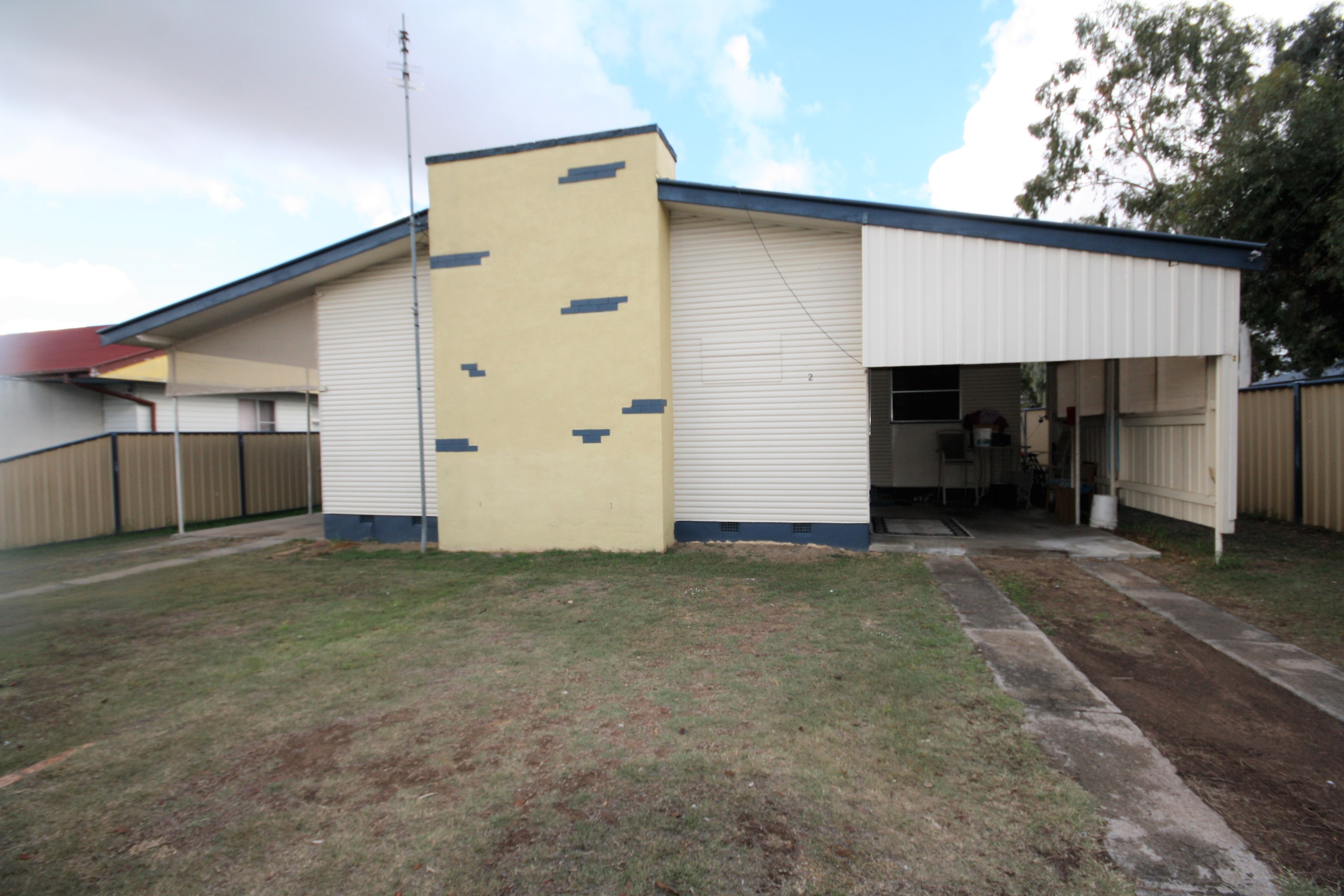 UNIT 1 & 2/24 WATTLE AVENUE, WARWICK, 4370