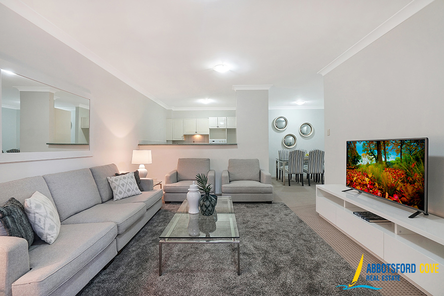 5 FIGTREE AVENUE, ABBOTSFORD, 2046