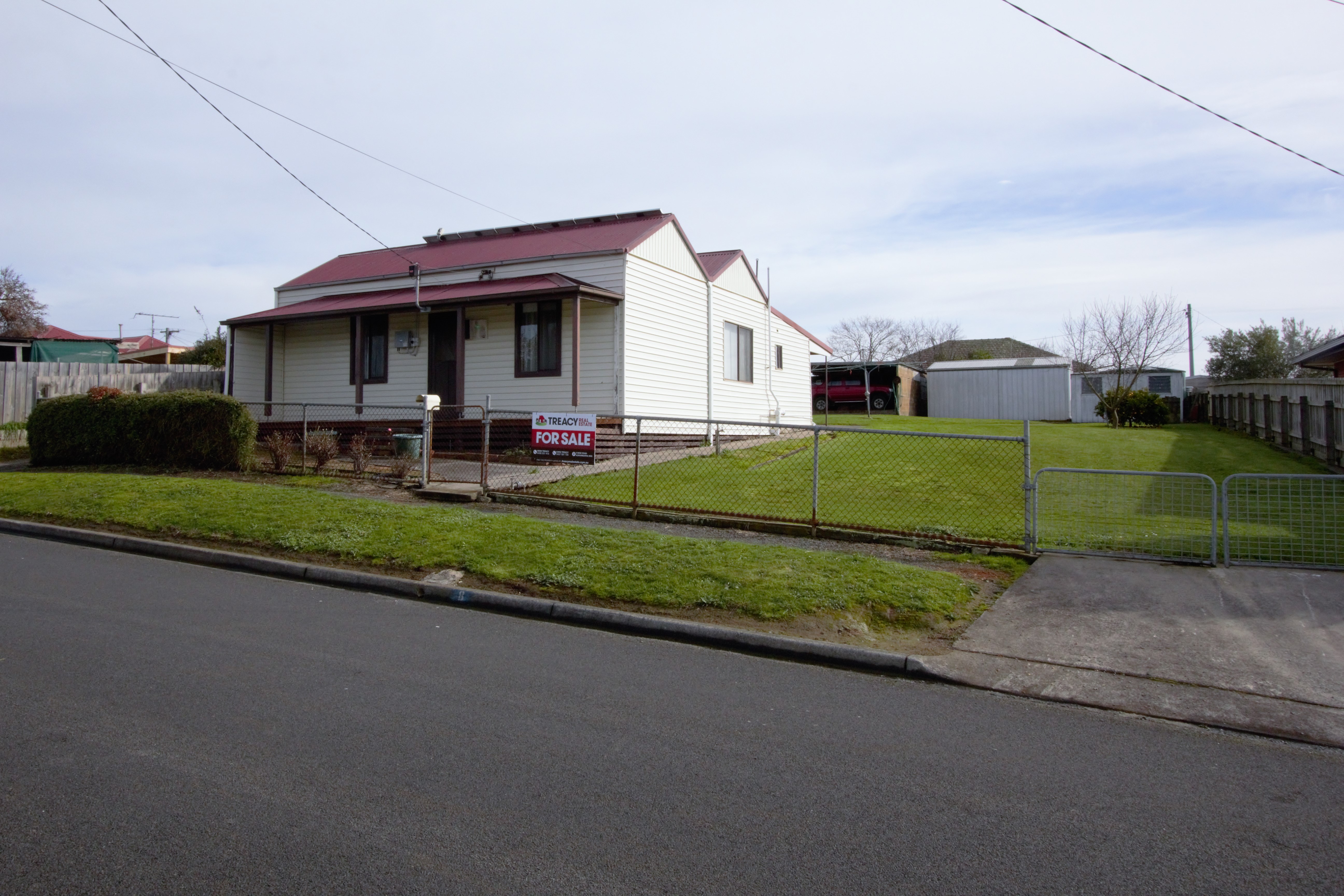 8 WALTER STREET, KORUMBURRA, 3950