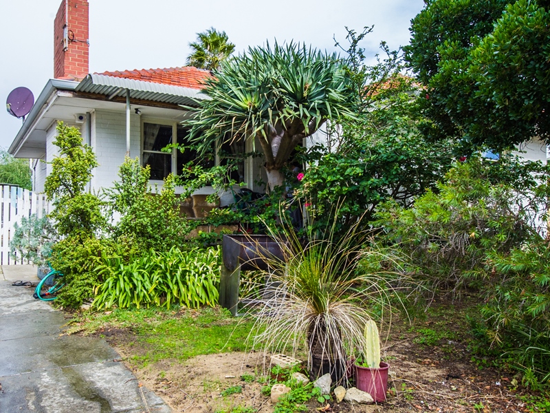 15 GUMMOW STREET, HAMILTON HILL, 6163